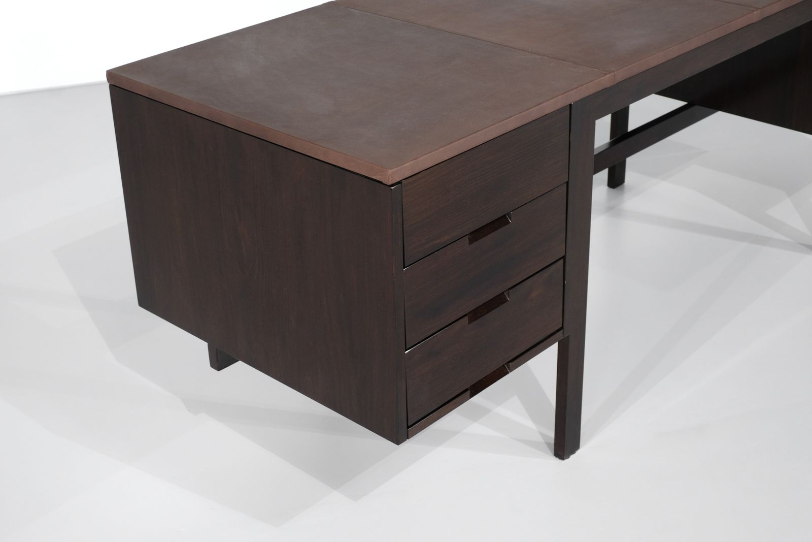 Desk " Canaan " In Wood And Leather By Marcel Breuer For Gavina, Italy 1950s. photo for sale