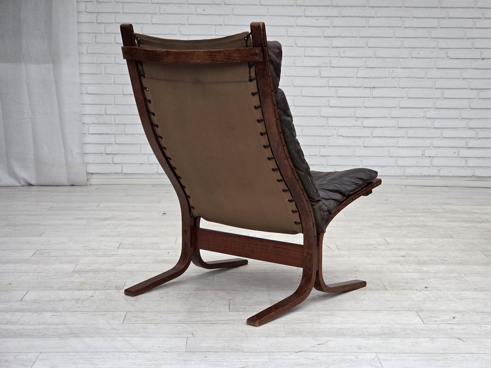 photo vinterior Ca. Jaren 1970, Noors Design Van Ingmar Relling, Model "Siesta", Meubeleer.