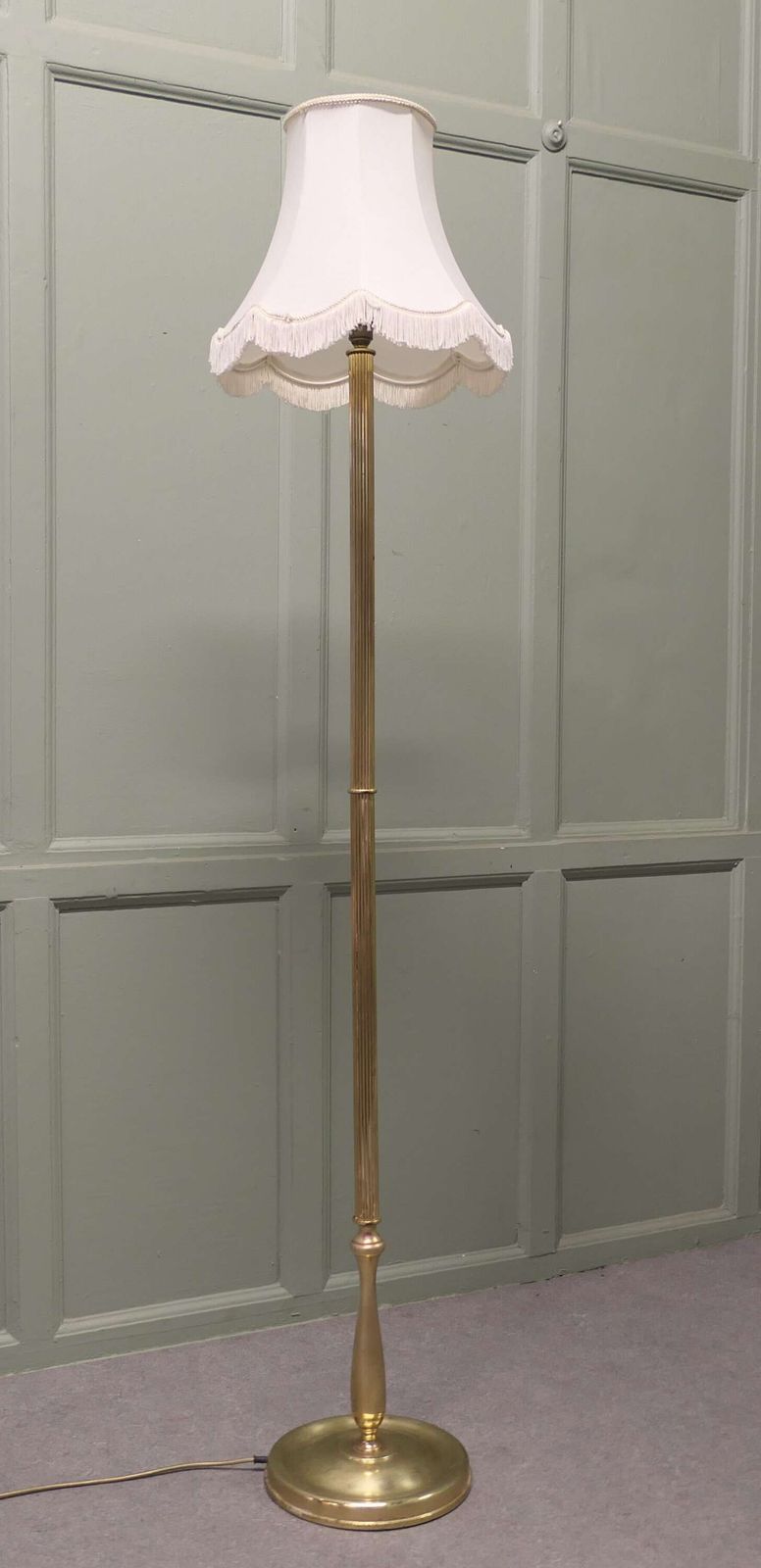 A Slender Column Brass Floor Lamp photo vinterior