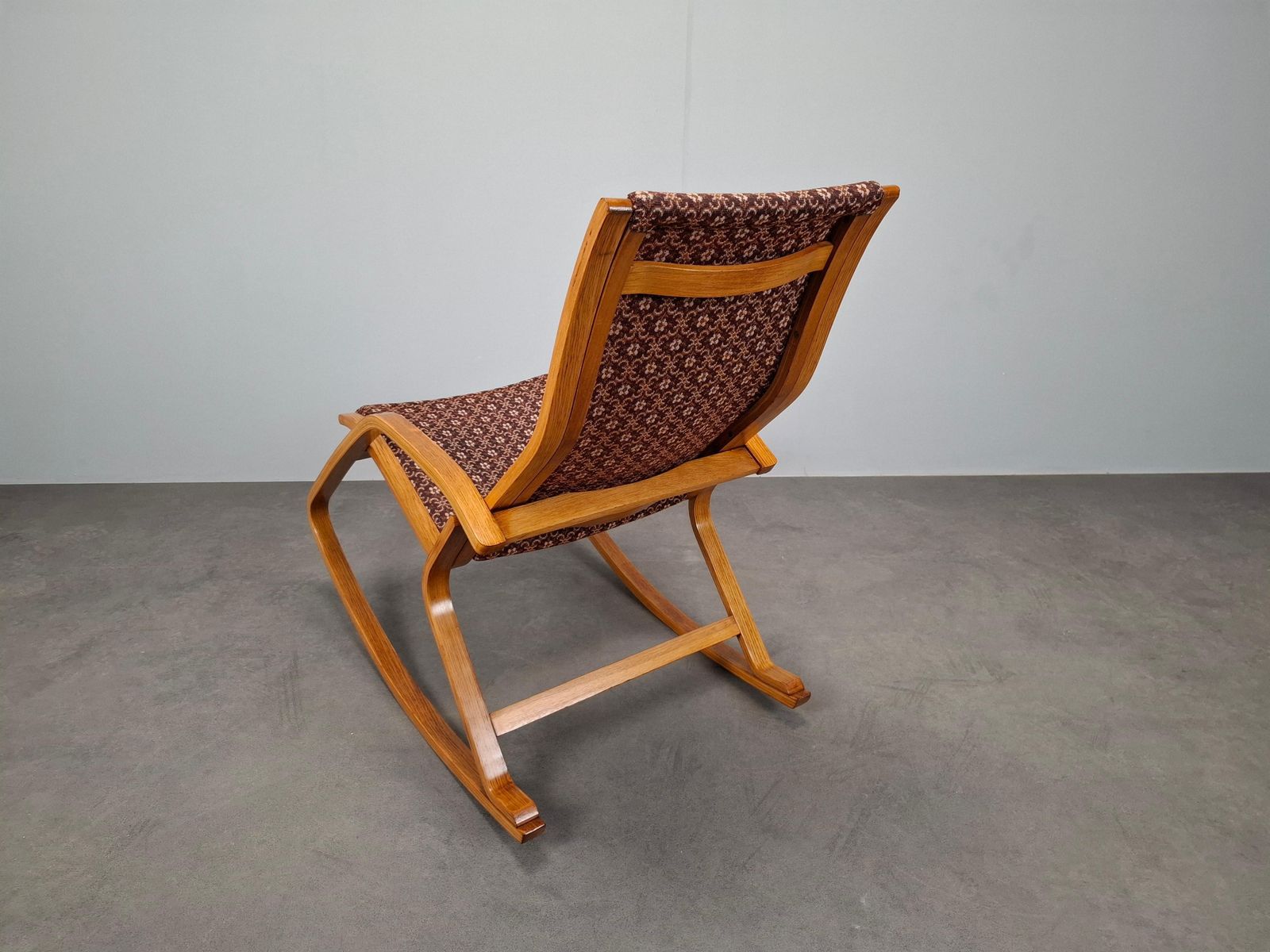 1930s Art Deco Czechoslovak Bentwood Rocking Chair With Original Upholstery photo buy