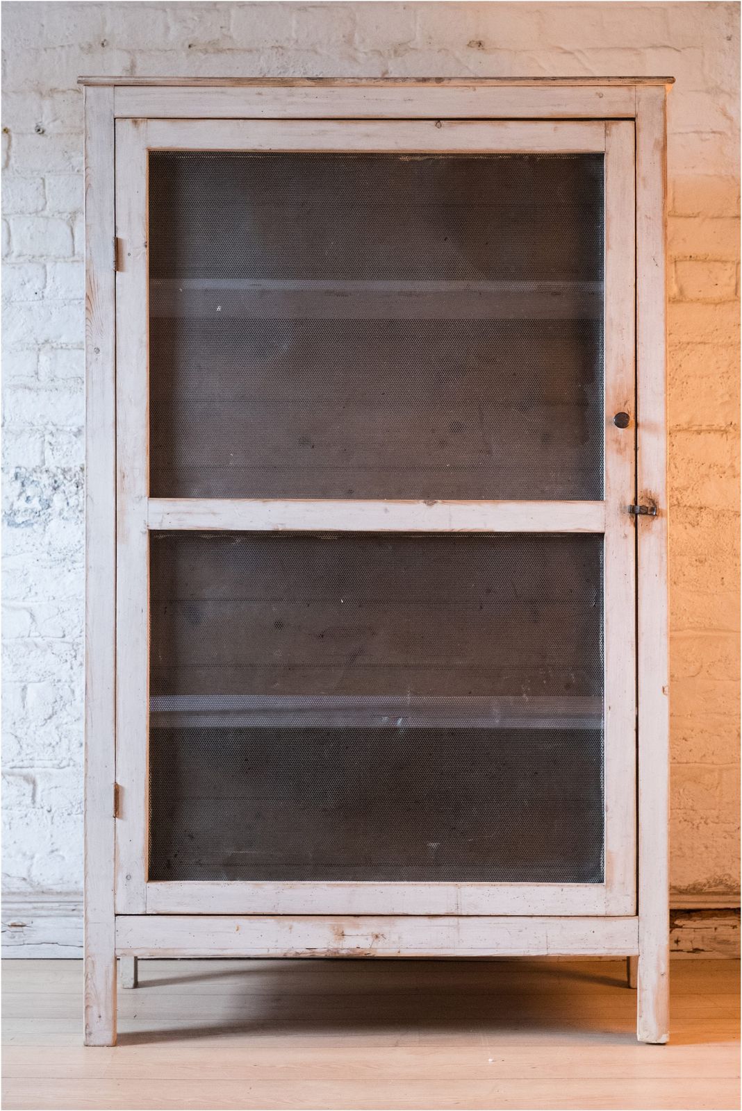 Early 20th Century Pine Shelved Larder Linen Meshed Cupboard (915) photo vinterior