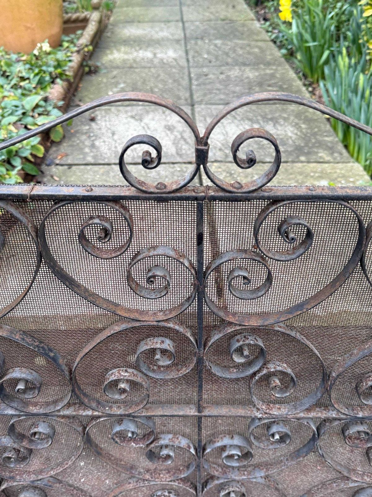 Antique Wrought Iron Fire Screen Victorian Scrollwork Fireplace Spark Guard photo vinterior