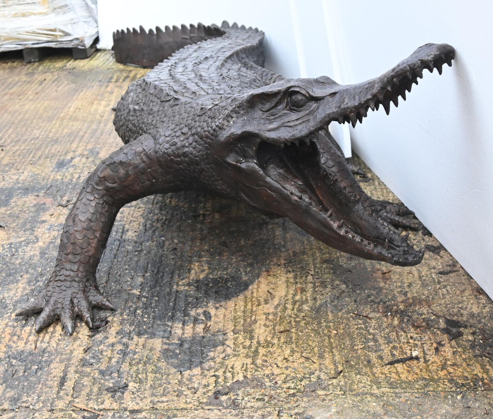 photo for sale Xl Lifesize Alligator Fountain Bronze Crocodile 12 Ft 386 Cm
