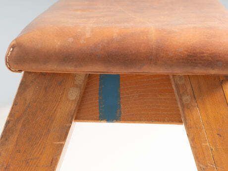 Meubels Europese Vintage Leren Gymbank Of Tafel, Ca. Jaren 1950 photo