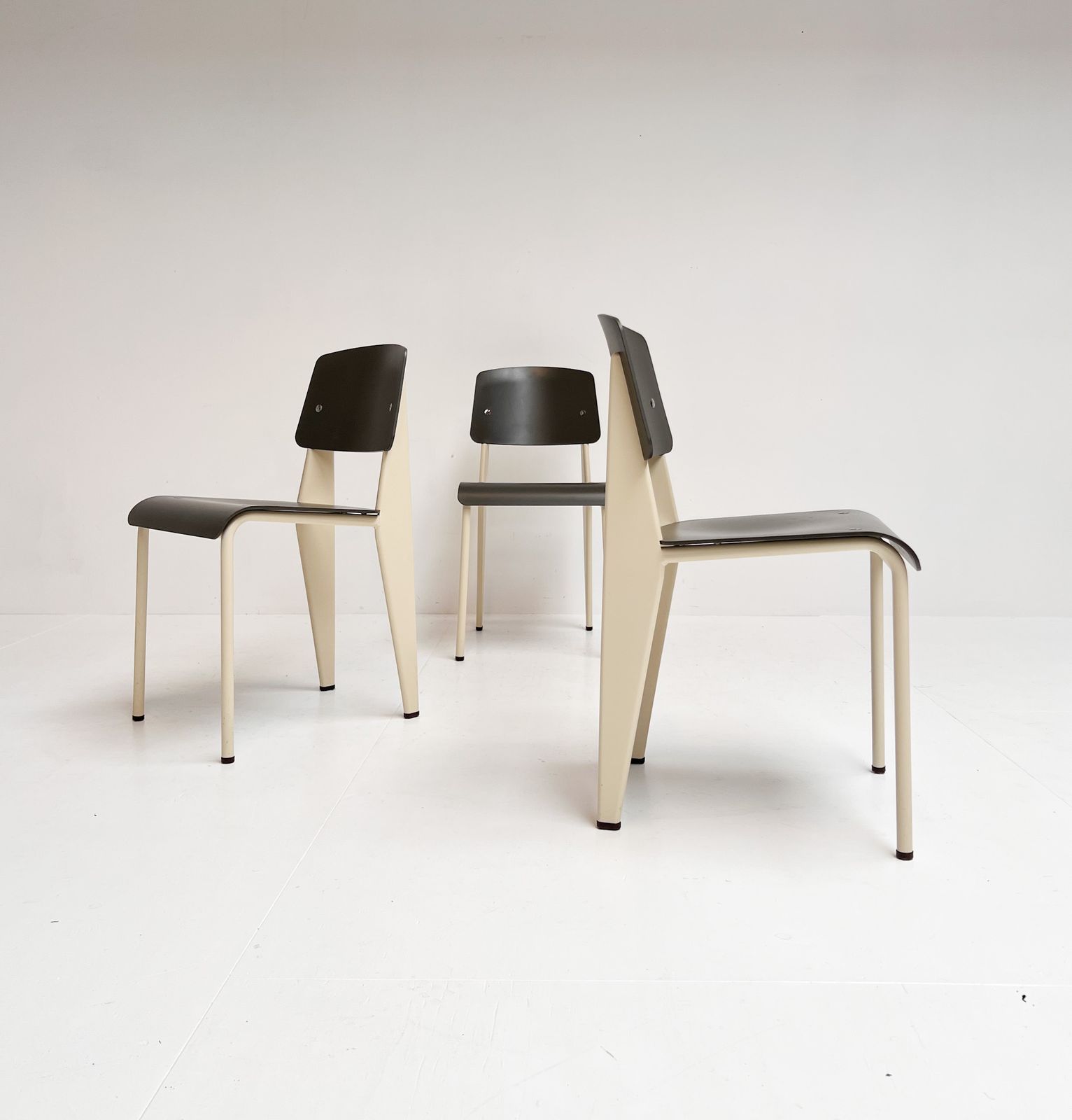 Vitra Standard Chair By Jean Prouvé (Per Piece), 2019