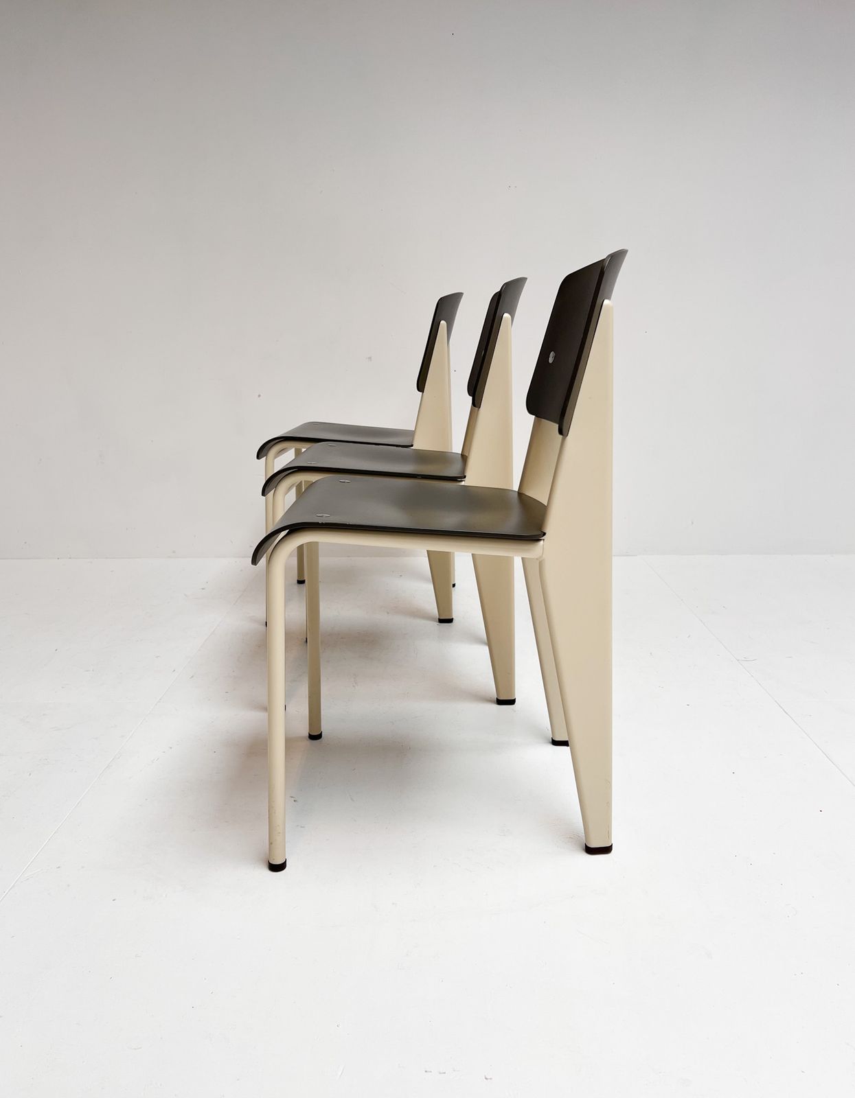 Vitra Standard Chair By Jean Prouvé (Per Piece), 2019 photo vinterior