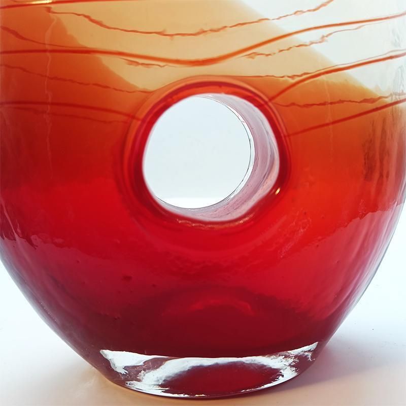1970s Stunning Vase In Hand Worked Murano Glass. Made In Italy. photo vinterior
