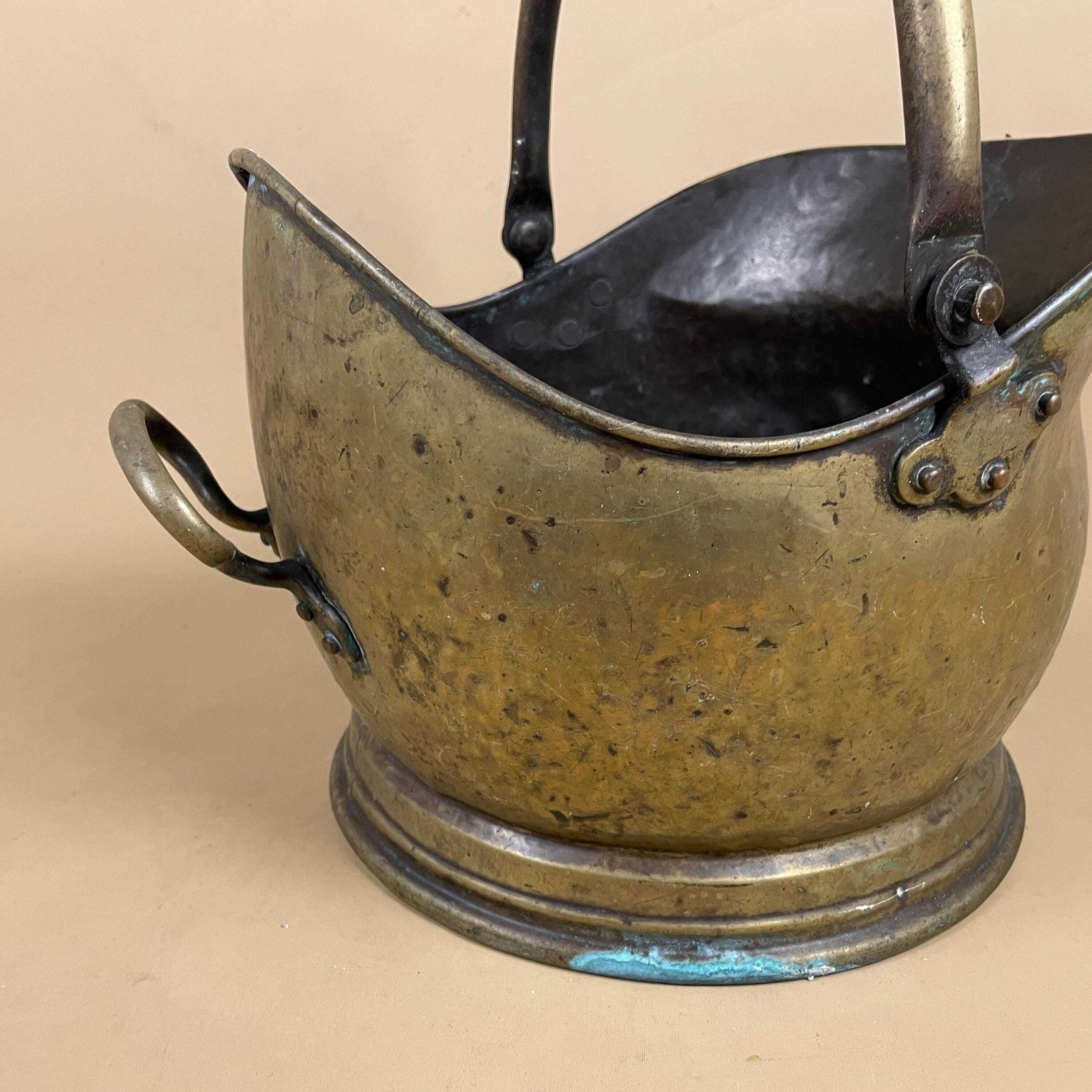 Antique Metal Gold Brass Coal Bucket Handle Fireside Fire Side Scuttle Log Helmet Farmhouse Cottage Aged Patina Vintage Fireplace Logs photo vintage