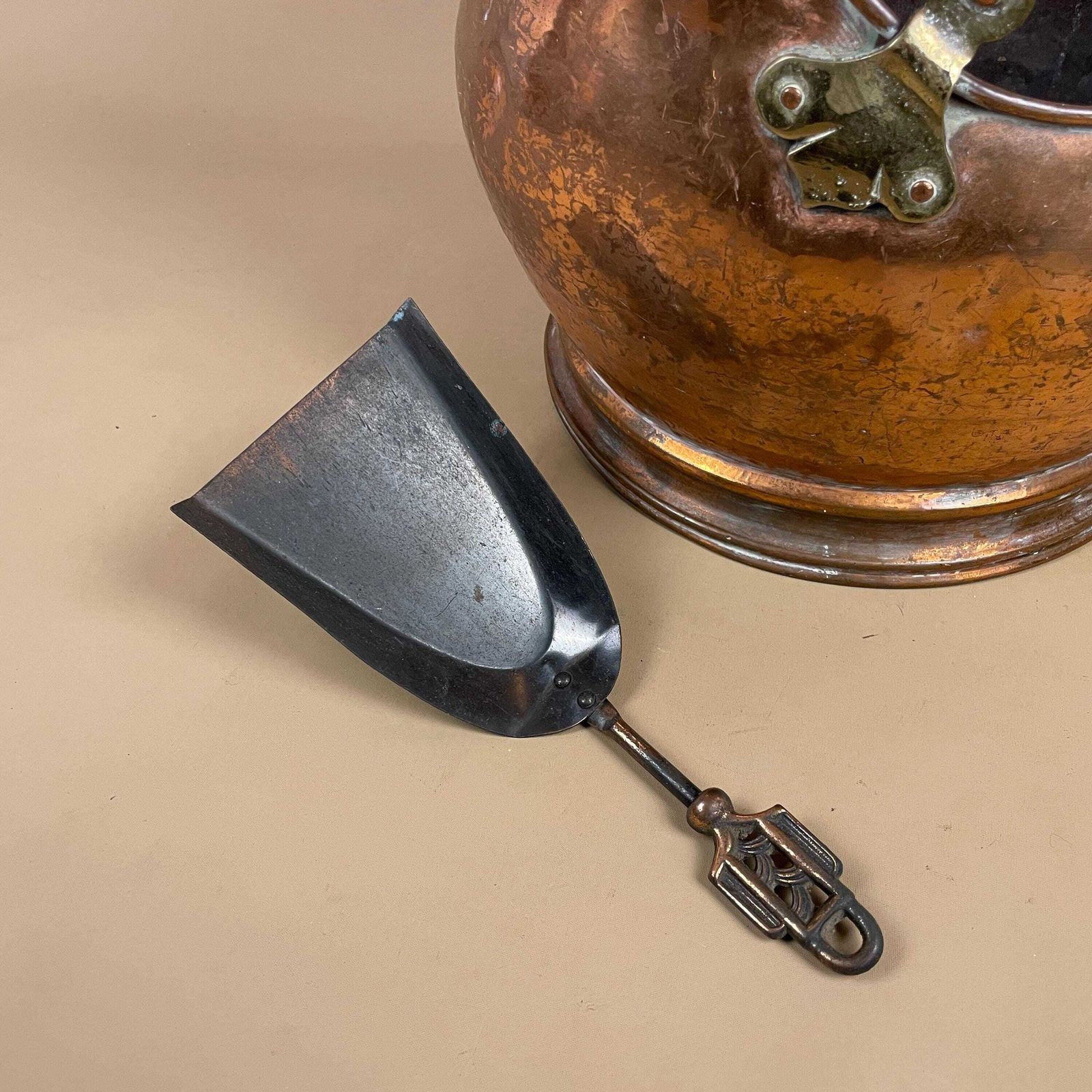 Antique Metal Copper Coal Bucket Gold Brass Handle Fireside Fire Side Scuttle Log Helmet Farmhouse Cottage Shovel Vintage Fireplace Logs photo vinterior