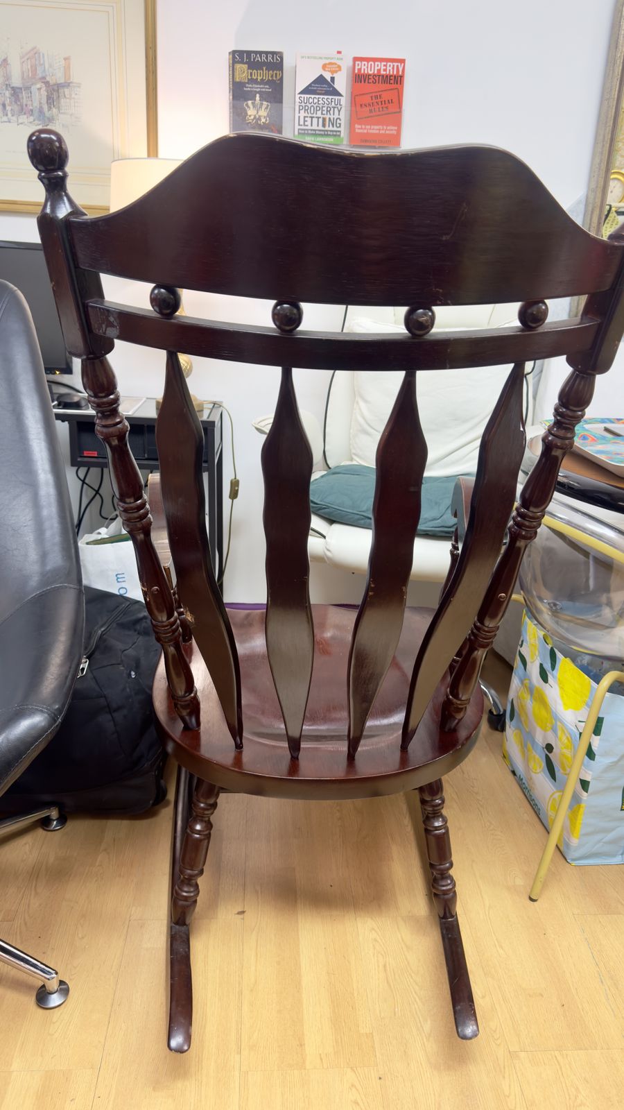 Traditional Dark Walnut Finish Wooden Rocking Chair photo vinterior