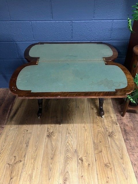 photo vinterior Victorian Antique Card / Games Table In Burr Walnut