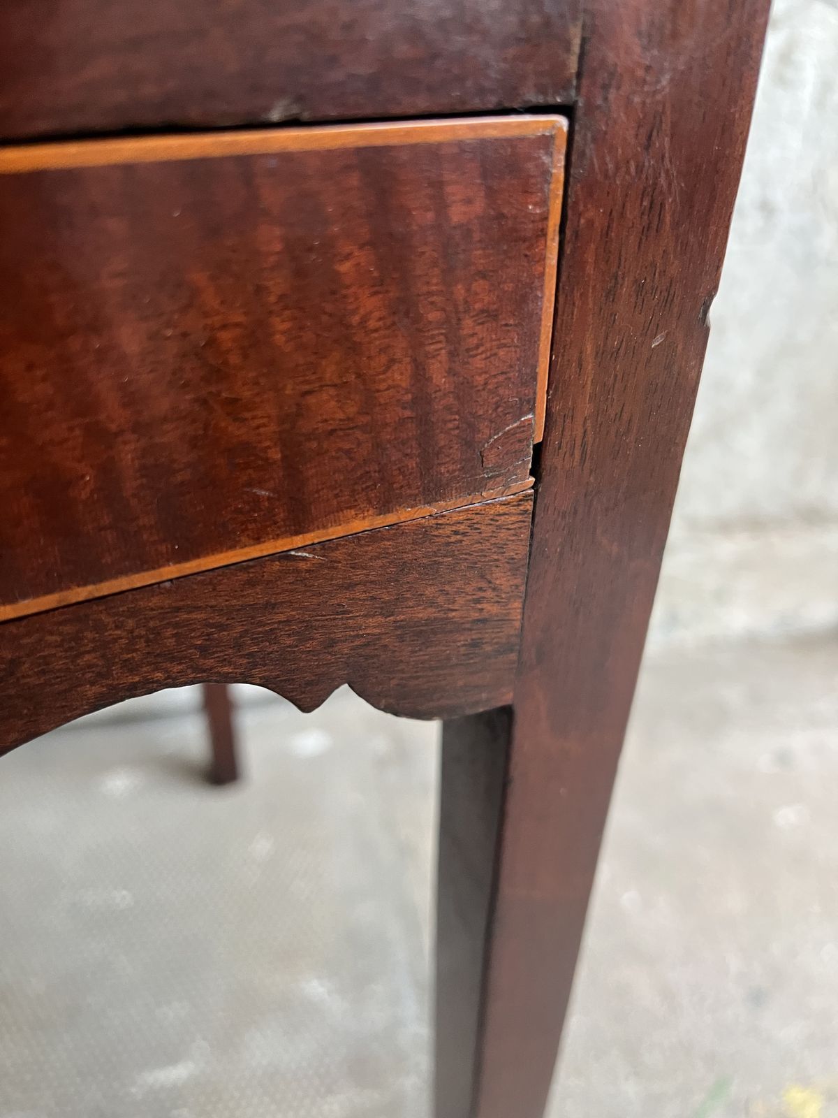 photo vintage Georgian Mahogany Nightstand/Bedside Table With Drawer