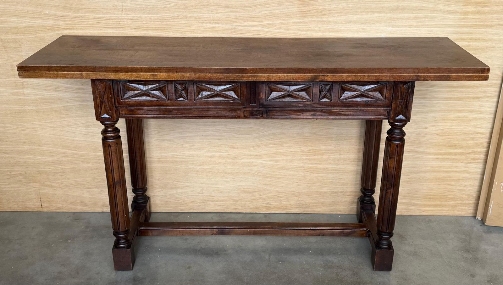 Table console espagnole du XXe siècle à abattant, avec entretoise en bois photo furniture