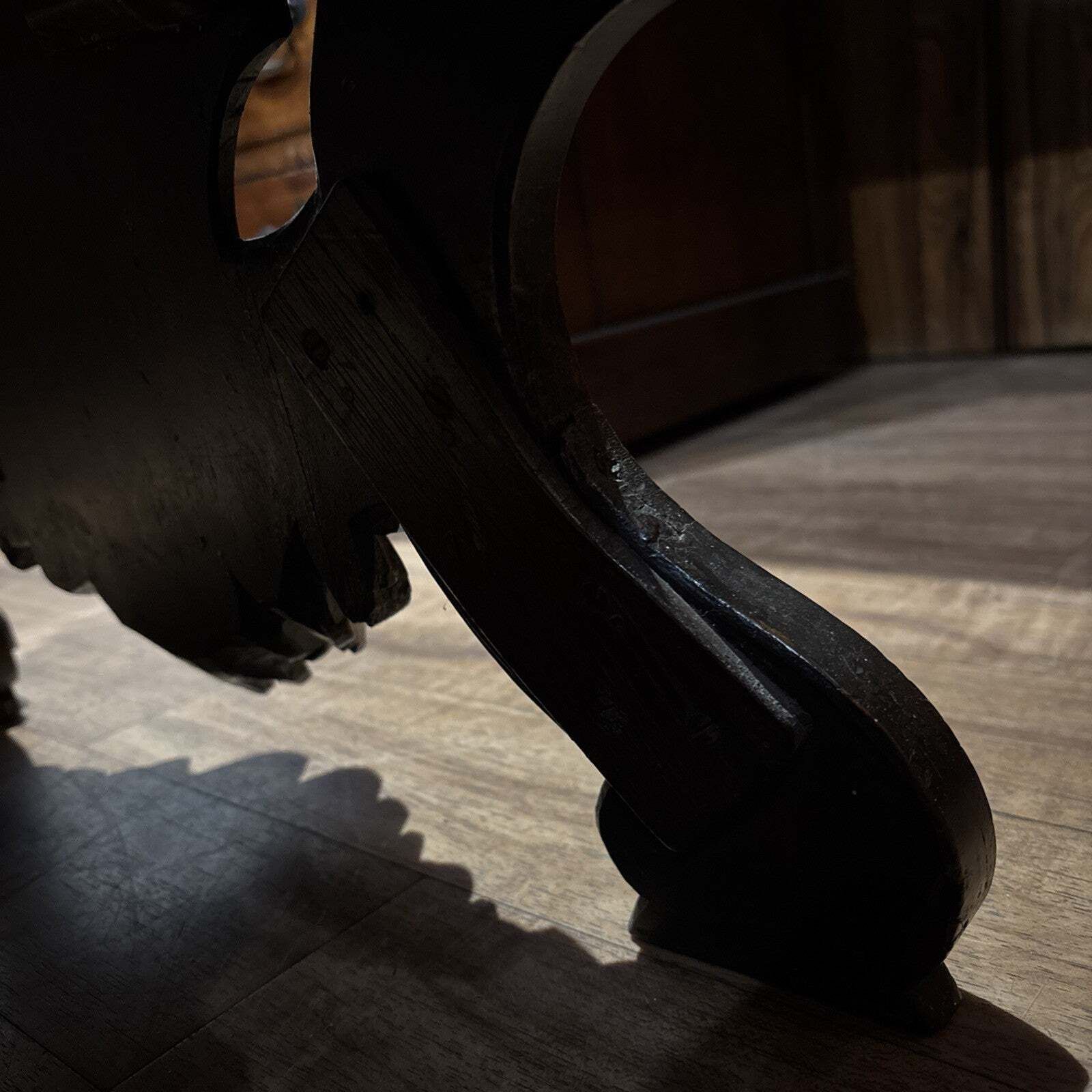photo vinterior Victorian Italian Carved Walnut Low Lamp / Side Table. Superb Quality.