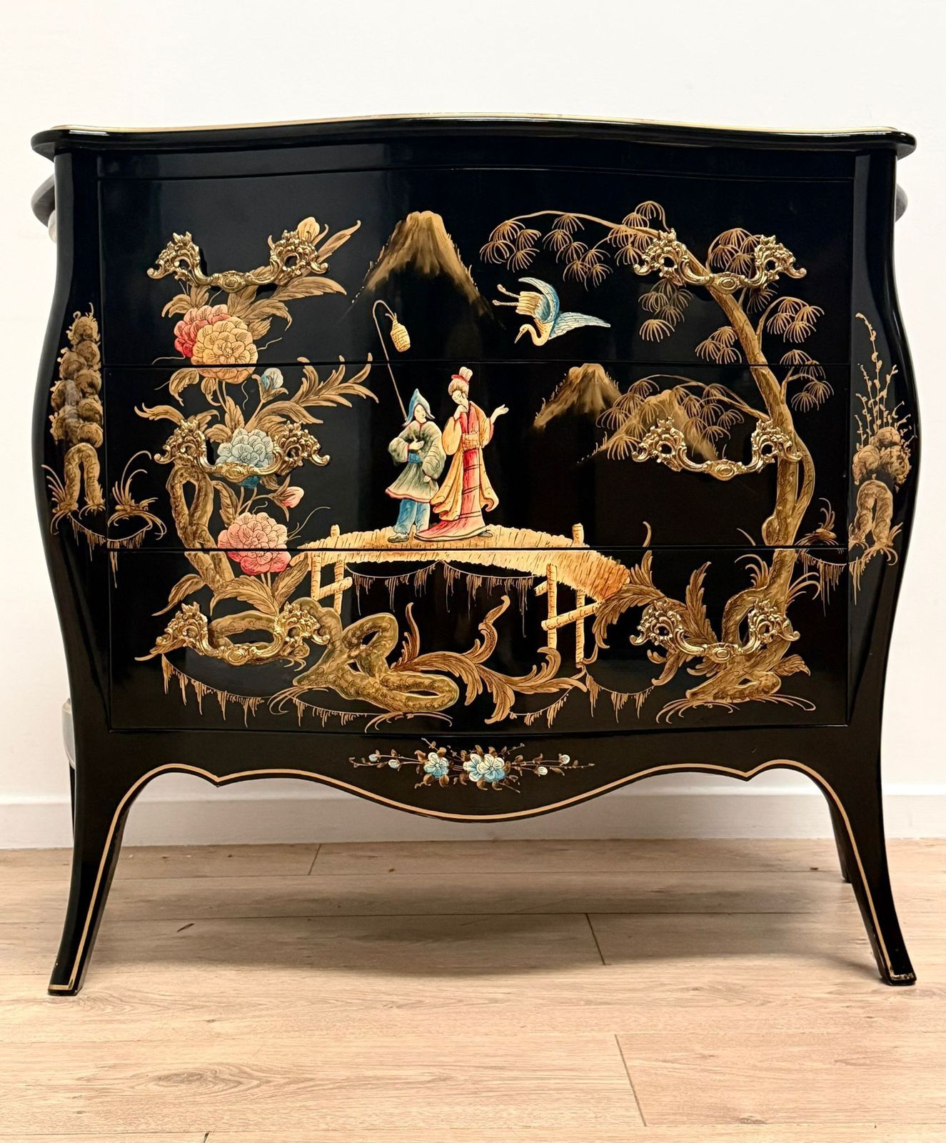 photo furniture Black Lacquer Chest Hand Painted Decorative Chinese Antique 0229.