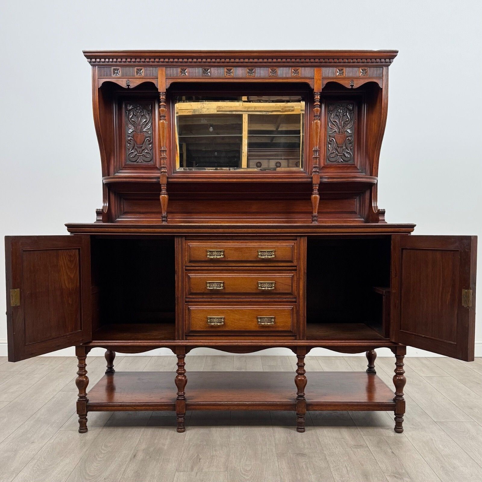 Antique 20th Century Fine Quality Sideboard In Walnut photo furniture