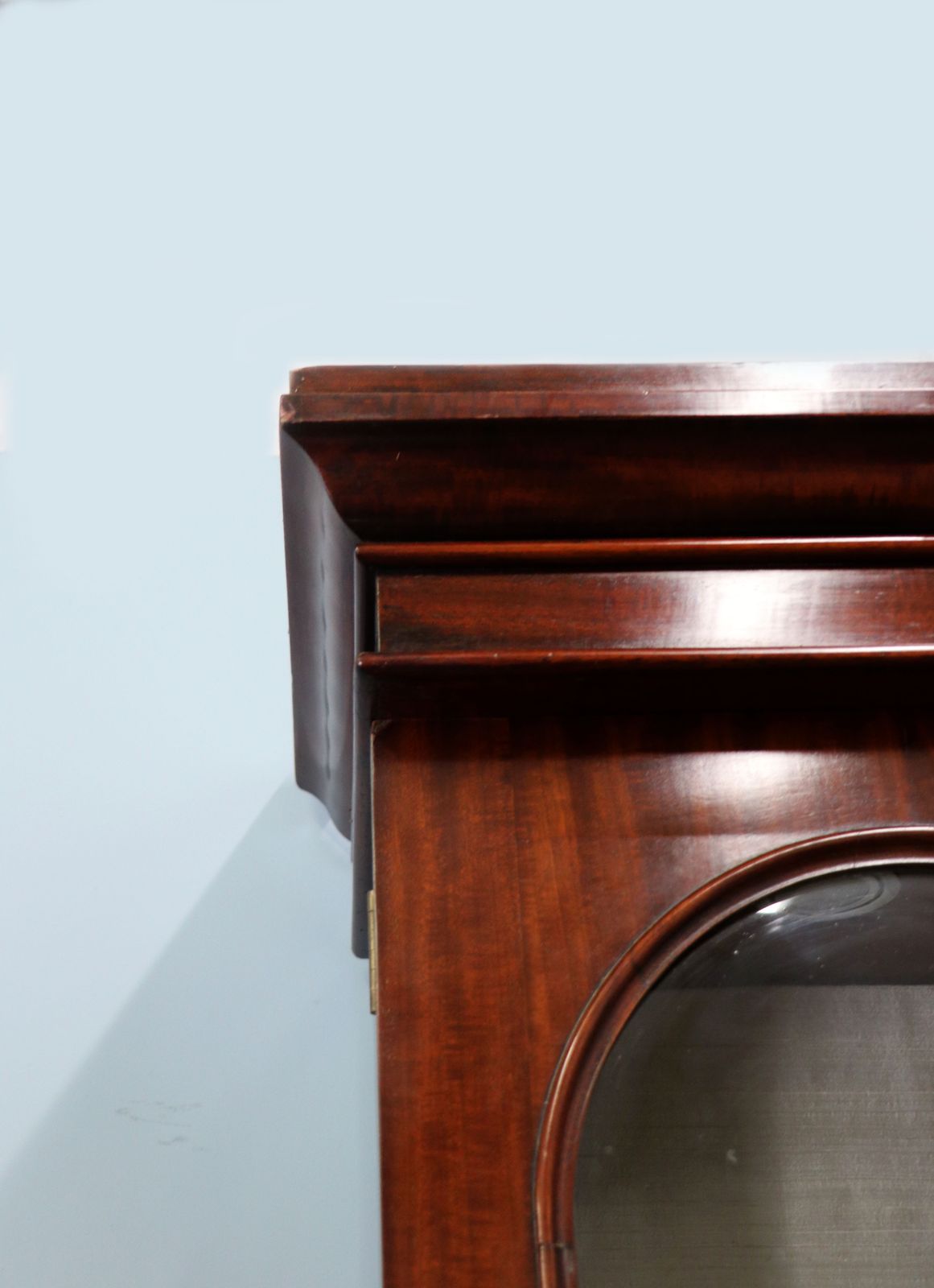 photo vintage A Beautiful Quality Victorian Mahogany Cabinet, Later Sign Written With The Home Office Logo.