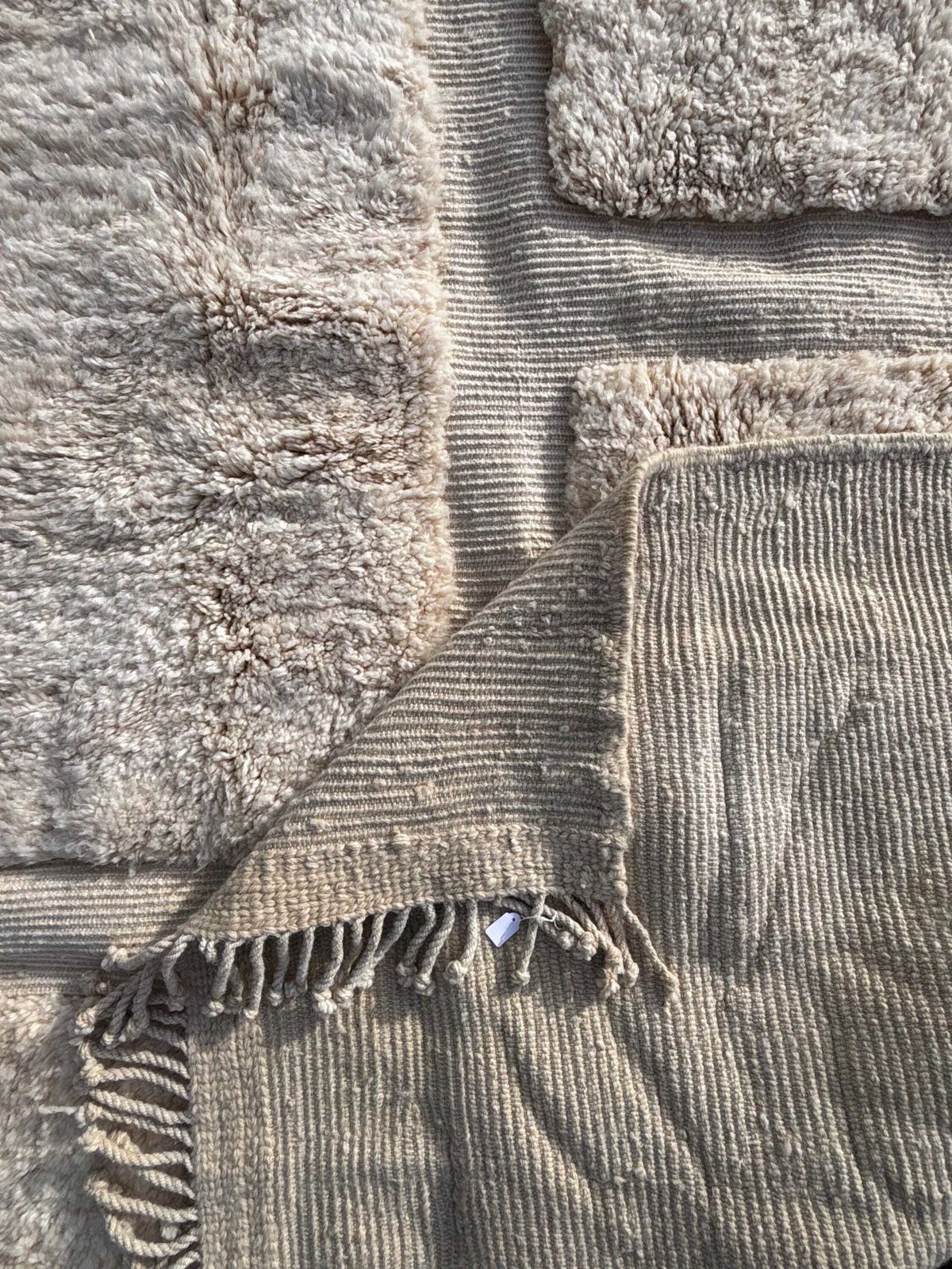 Moroccan Mrirt Wool Rug 200x300 Cm – Handmade Ivory Berber Rug – Minimalist Moroccan Area Rug – Luxury Thick Wool Carpet photo Textiles