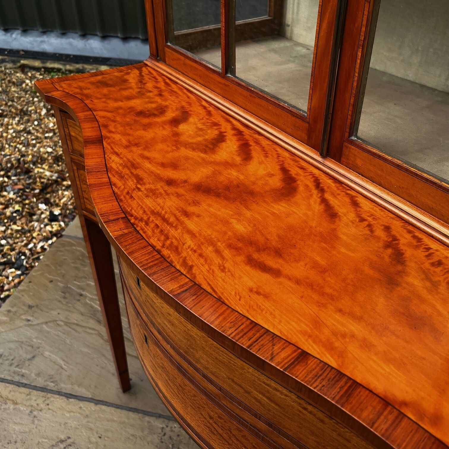 photo vinterior A Beautiful Sheraton Revival Satinwood Display Cabinet.