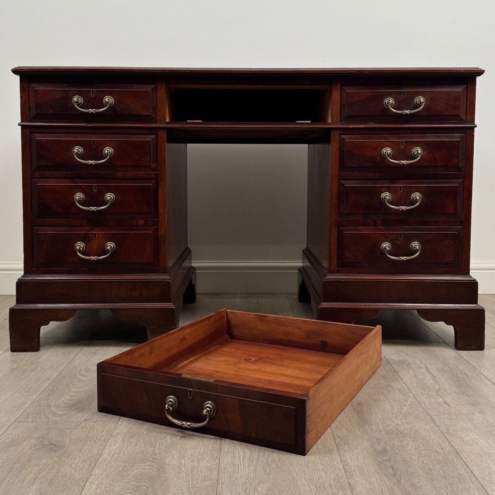 photo for sale Antique 19th Century Fine Quality Pedestal Desk In Mahogany