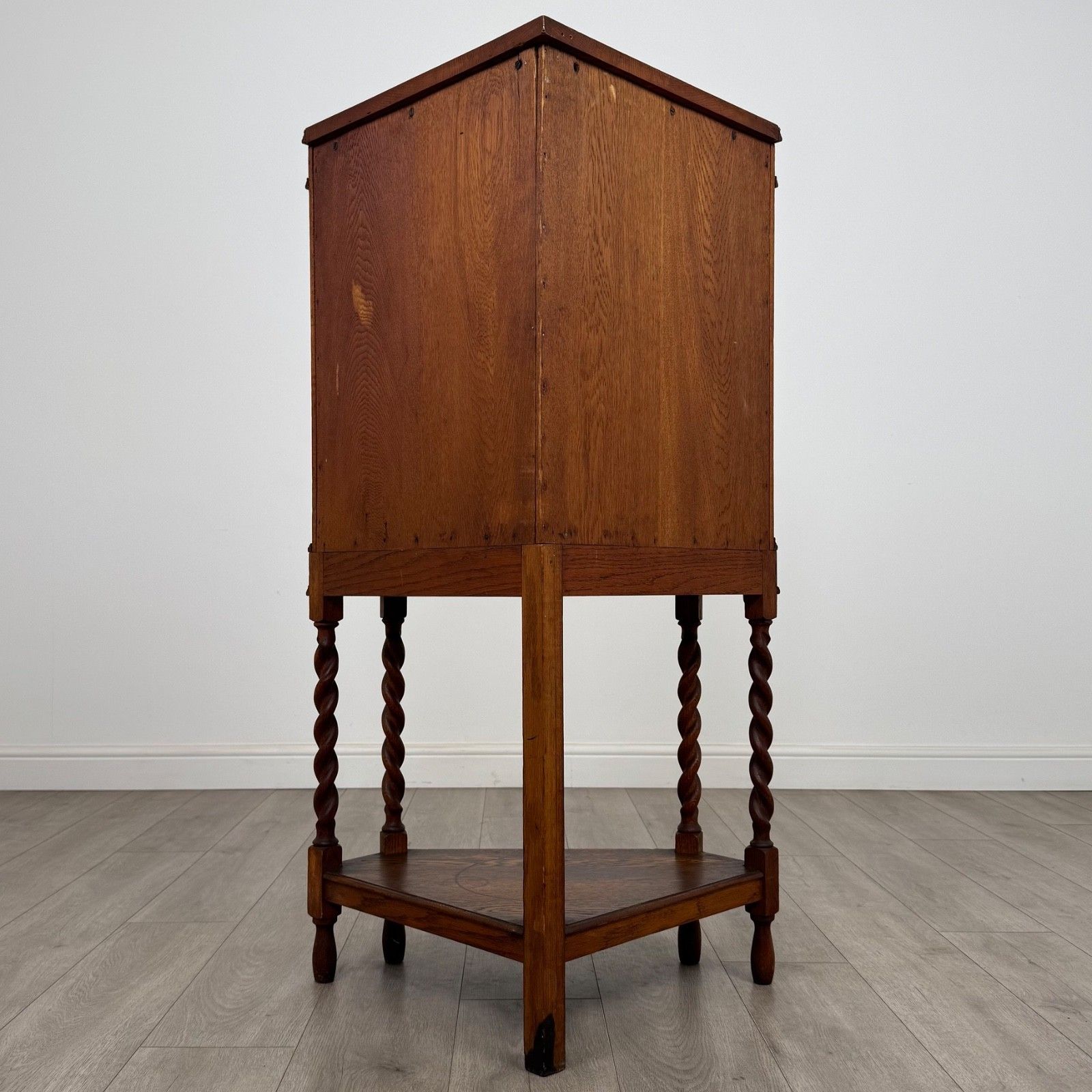 Antique 20th Century Good Quality Corner Cabinet In Oak photo for sale