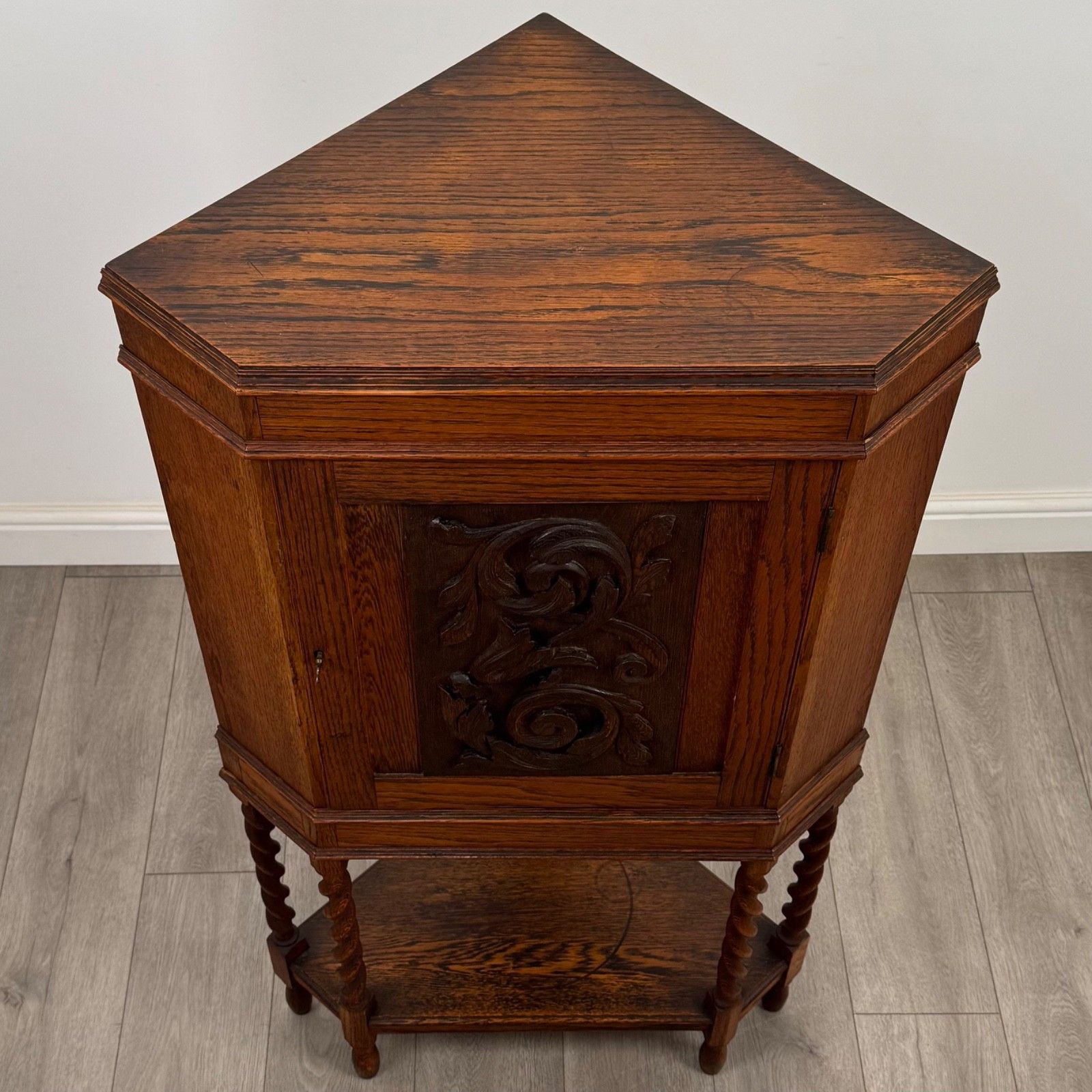 Antique 20th Century Good Quality Corner Cabinet In Oak photo Furniture