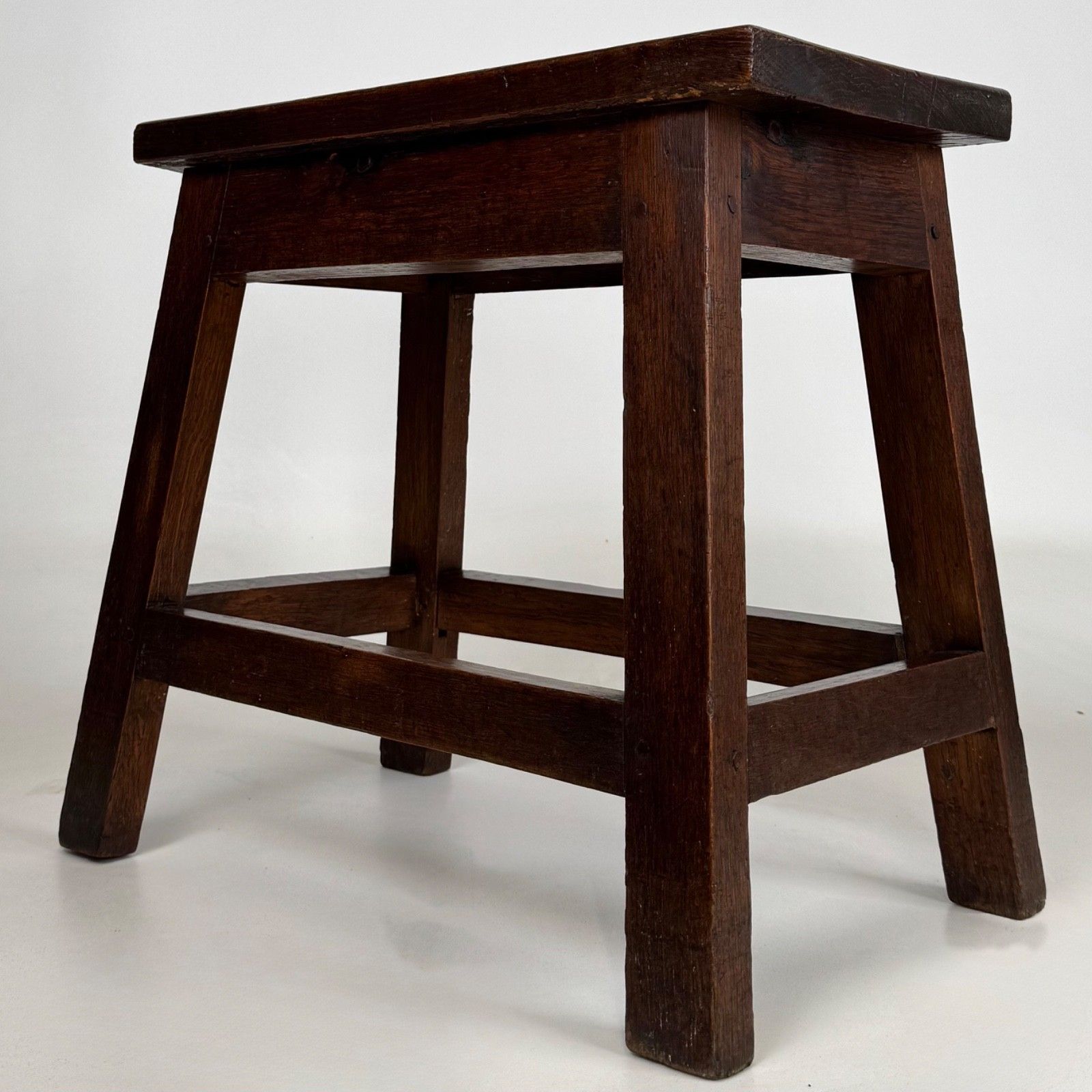 Antique 20th Century Fine Quality Joint Oak Stool With Carving photo vinterior