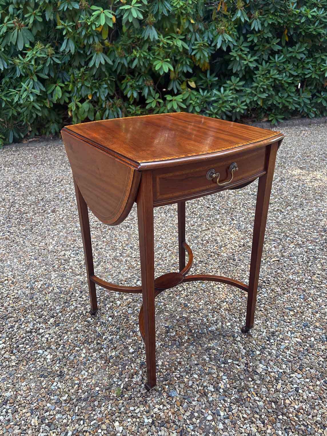 19th Century Mahogany Oval Pembroke Table photo for sale