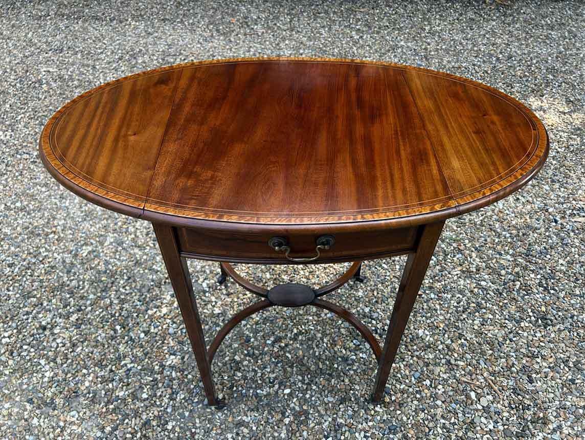 19th Century Mahogany Oval Pembroke Table photo 850.0