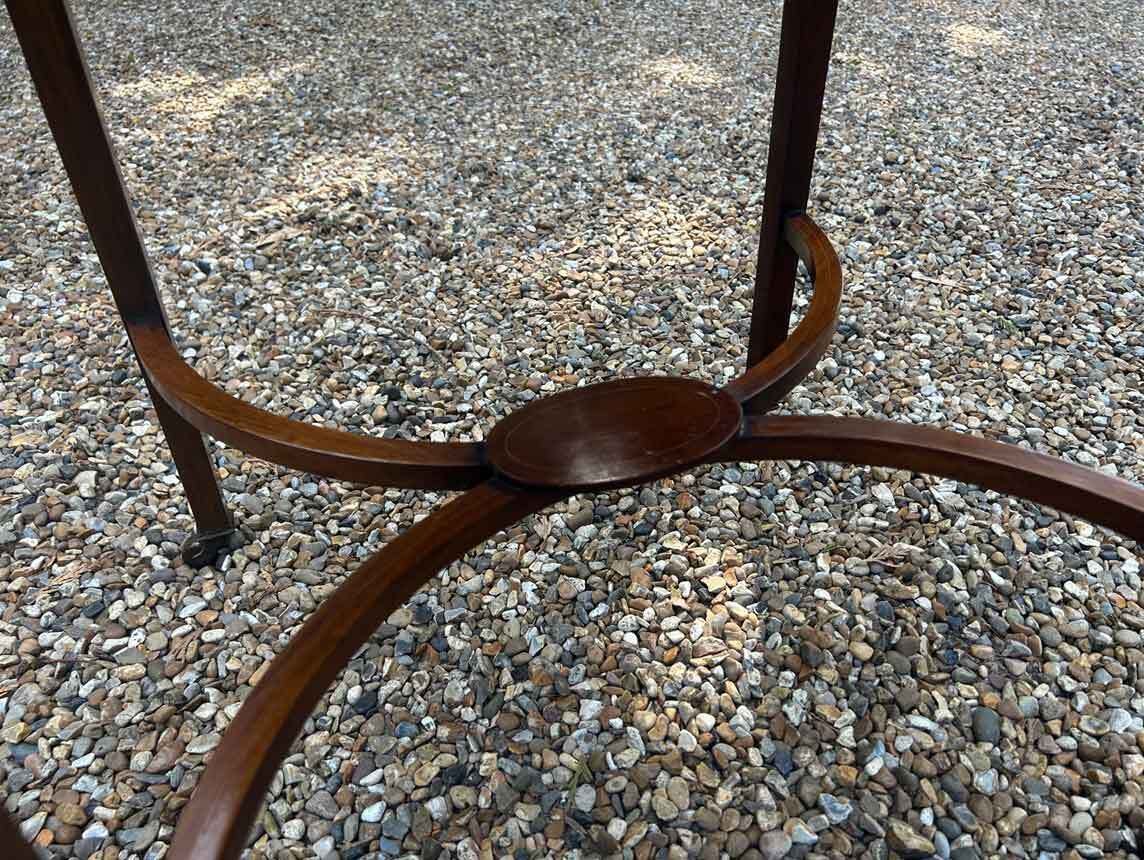 photo furniture 19th Century Mahogany Oval Pembroke Table