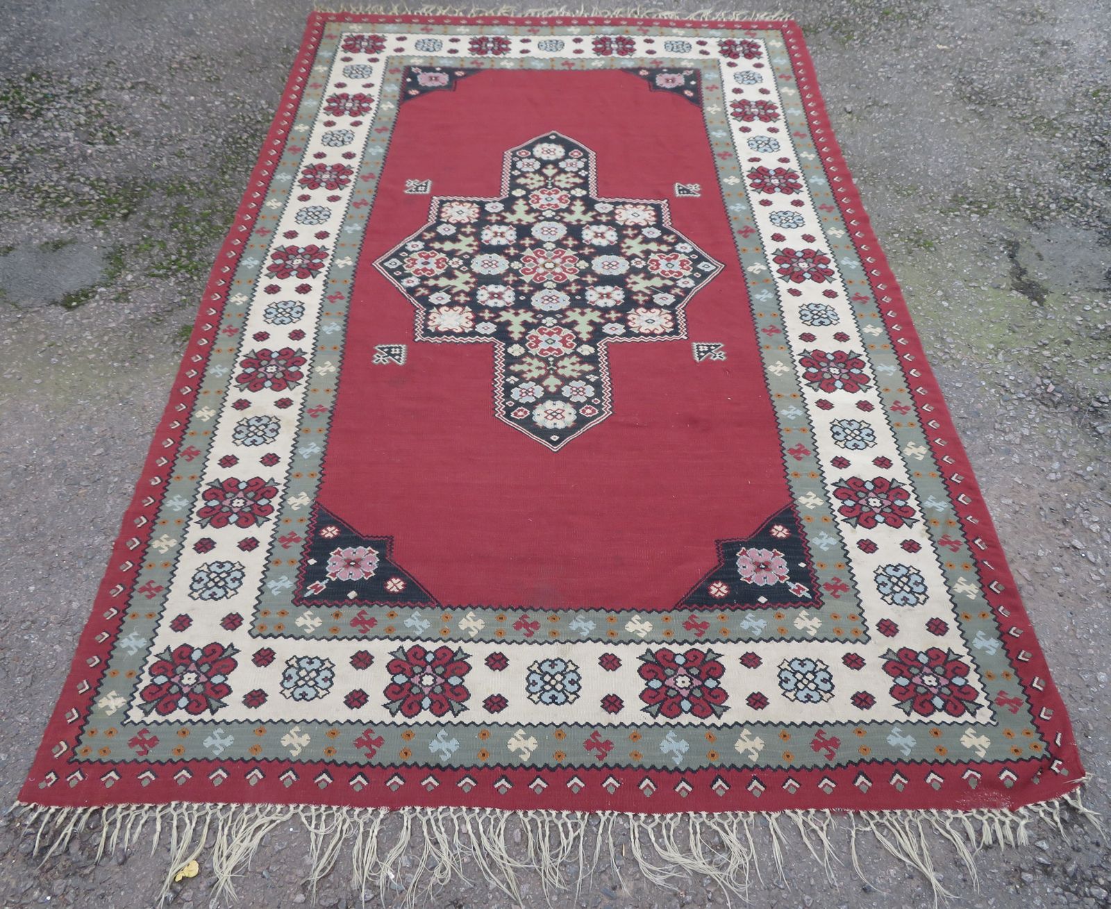Antique Bessarabian Kilim. 297cm X 186cm. photo furniture