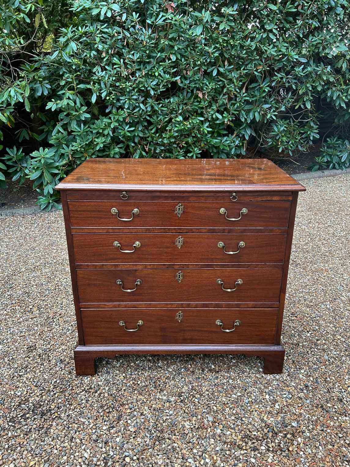 18th Century George III Mahogany Chest Of Drawers