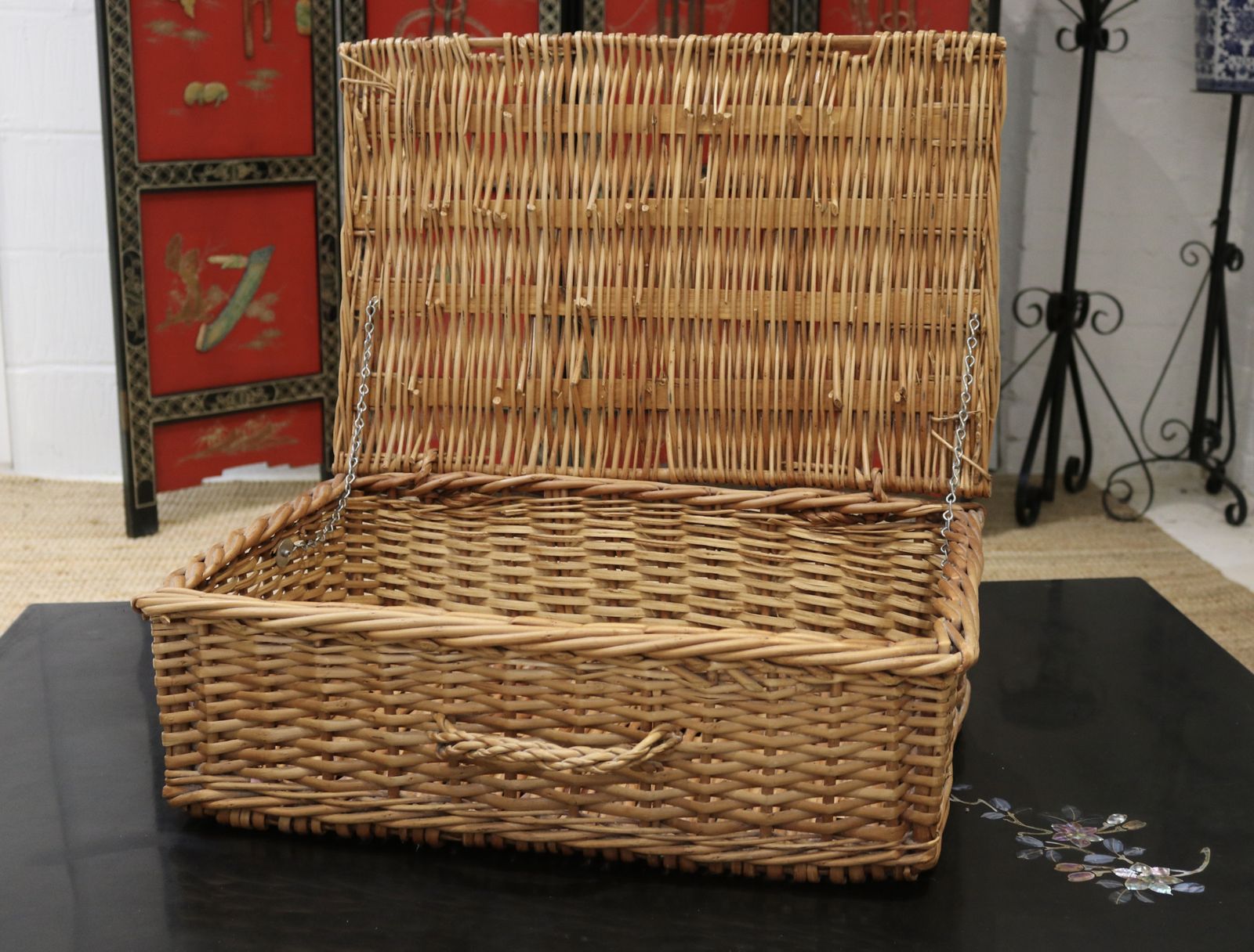 Vintage Large Hamper Basket, Late 20th Century photo vinterior