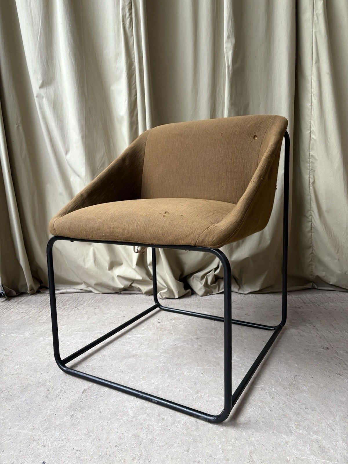 photo furniture Vtg Mid Century Beaufort 70s Modernist Cubic Lounge Desk Accent Chair R1044
