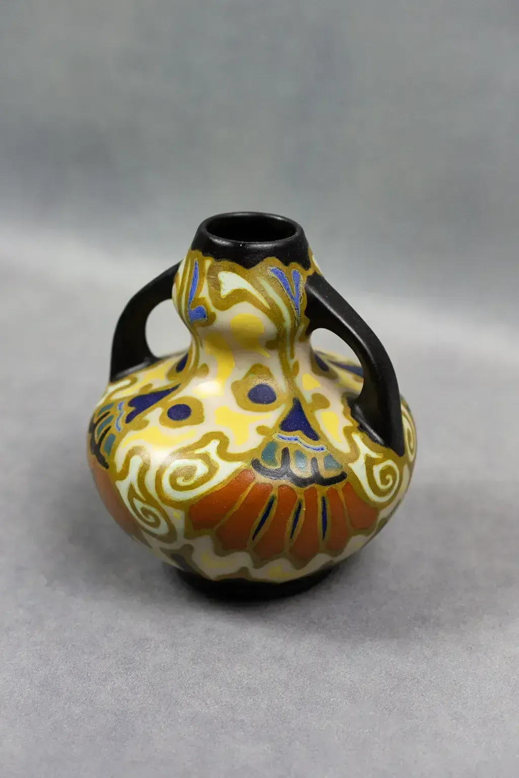 Art Deco Vase With Two Handles In Polychrome Earthenware – Regina, Holland Gouda, Circa 1930 photo for sale