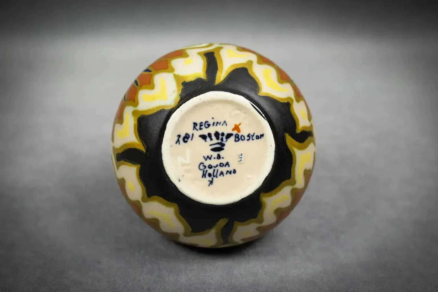 photo for sale Art Deco Vase With Two Handles In Polychrome Earthenware – Regina, Holland Gouda, Circa 1930