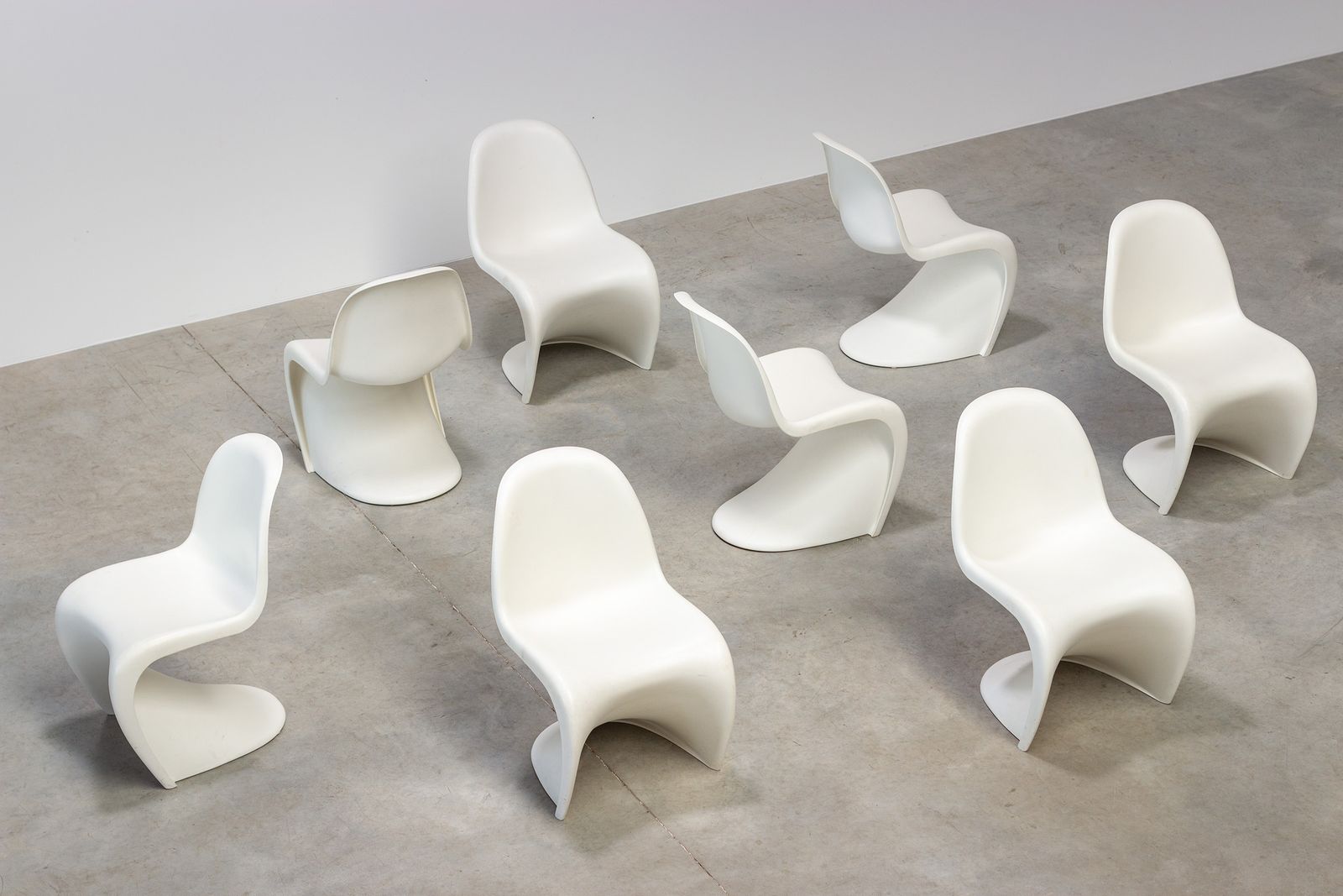 Verner Panton Set Of 8 Panton Dining Chairs Vitra photo vinterior