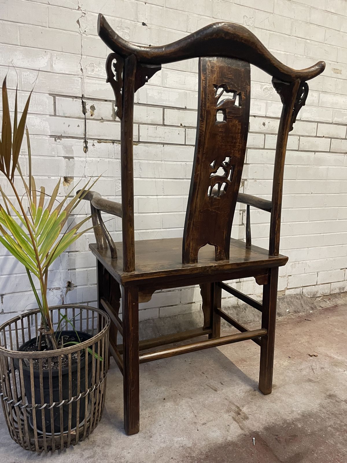 Beautiful 19th Century Chinese Elm Chair. photo vinterior