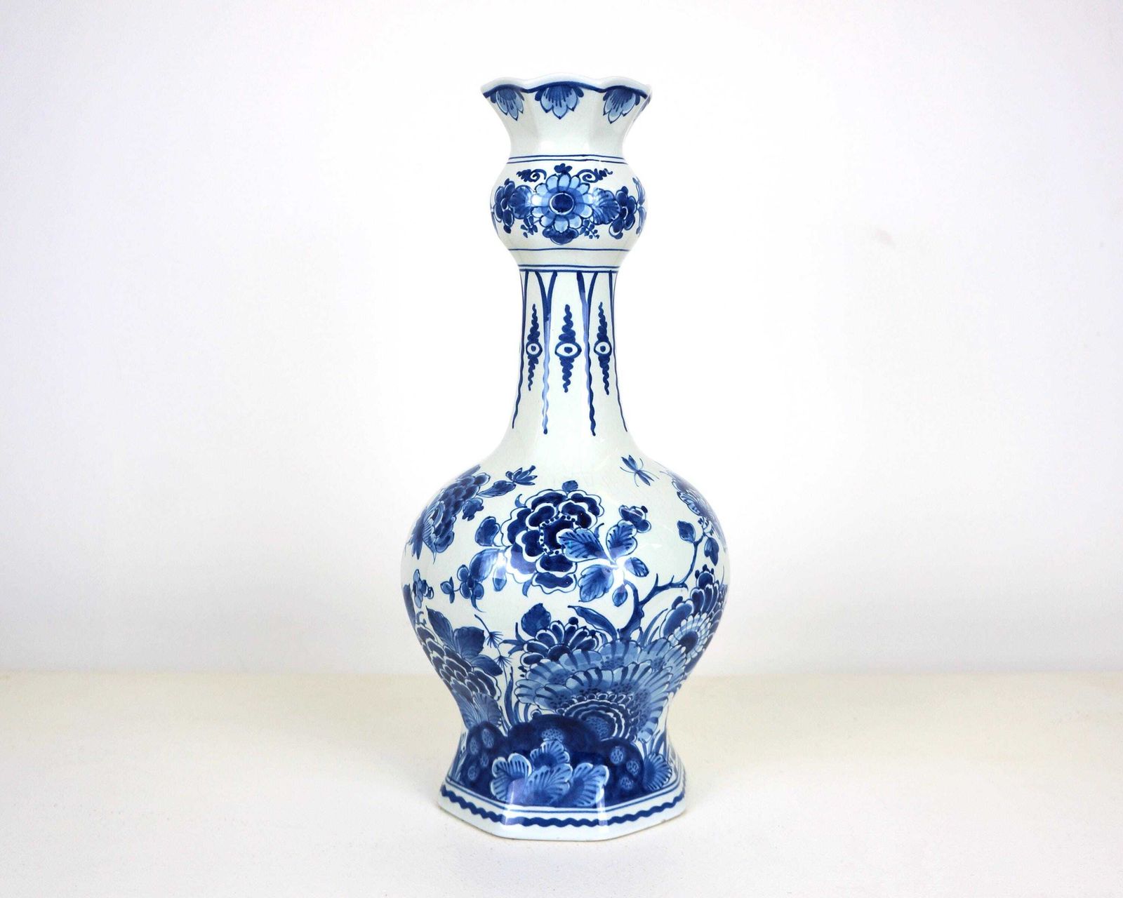 An Early 20th Century Blue And White Delft Pottery Garlic Neck Vase
