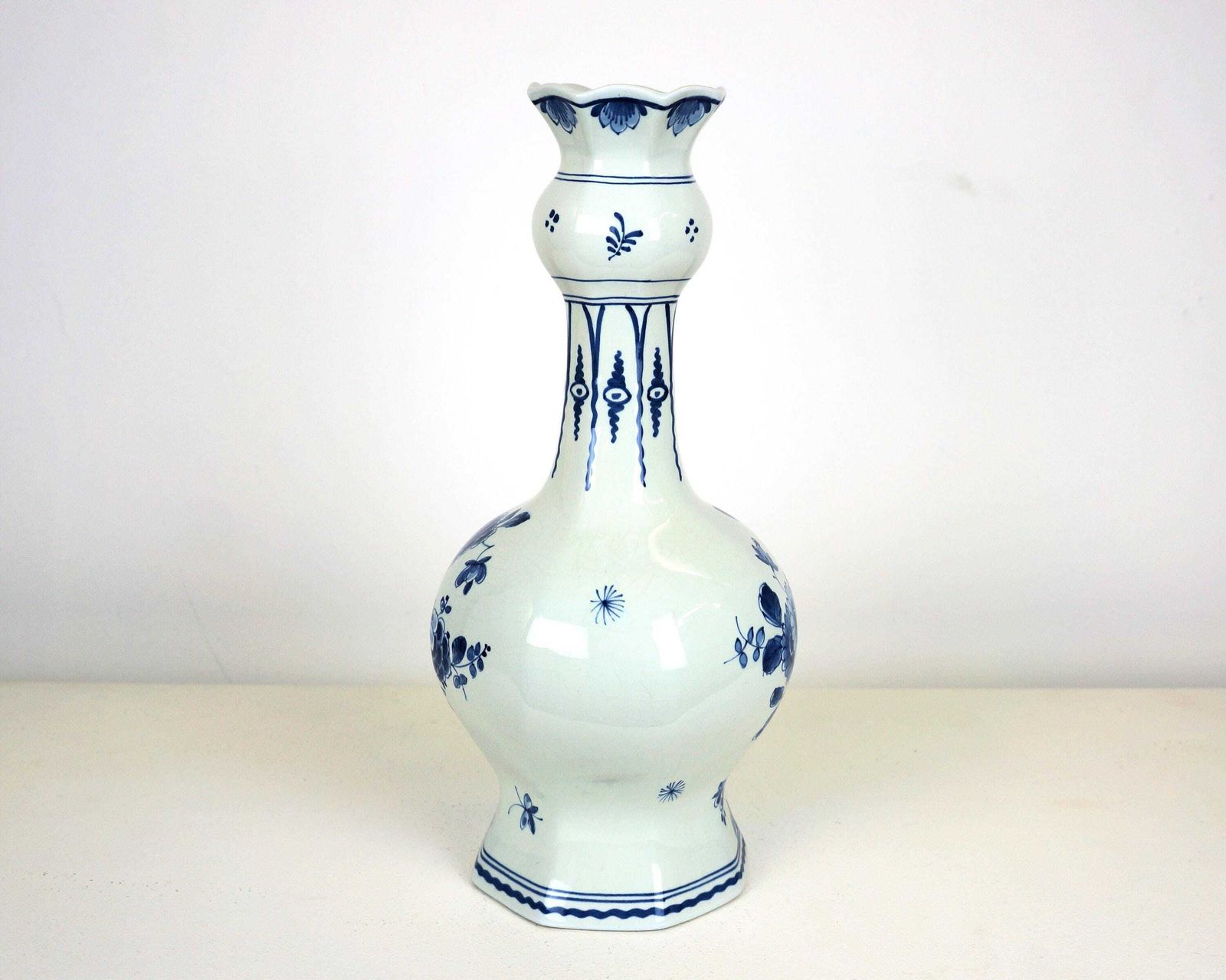 An Early 20th Century Blue And White Delft Pottery Garlic Neck Vase photo 160.0
