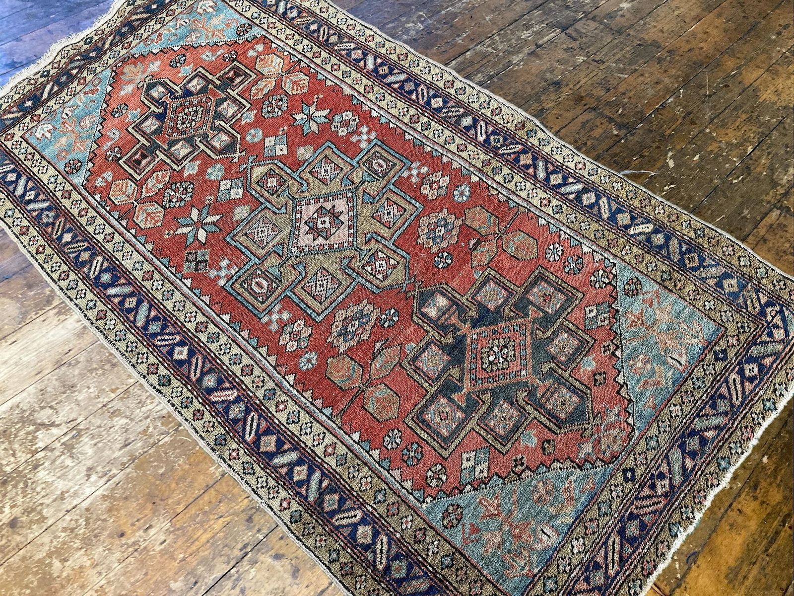 Antique Heriz Rug 1.86m X 1.02m photo 1450.0