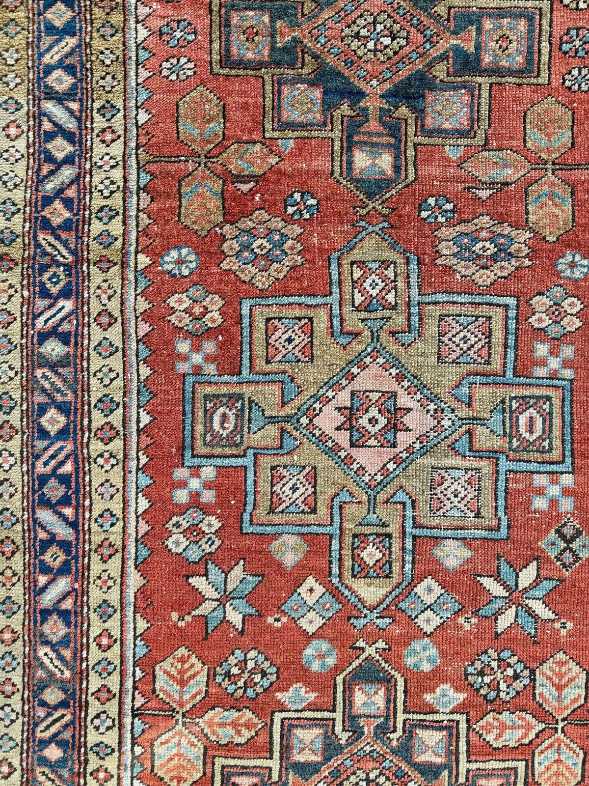 photo vinterior Antique Heriz Rug 1.86m X 1.02m
