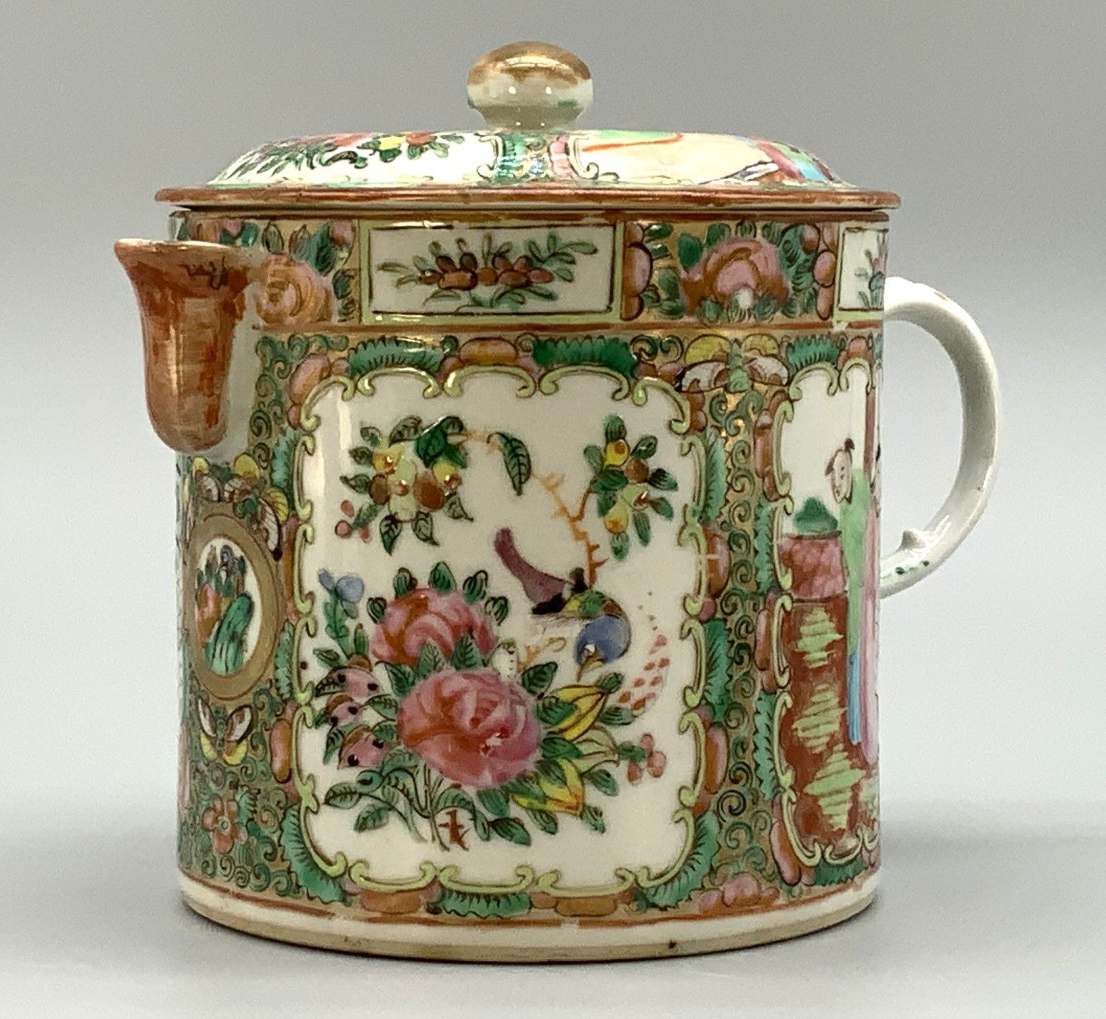 photo vinterior Large 19thc Chinese Export Famille Rose Porcelain Barrel Form Coffee Pot & Cover