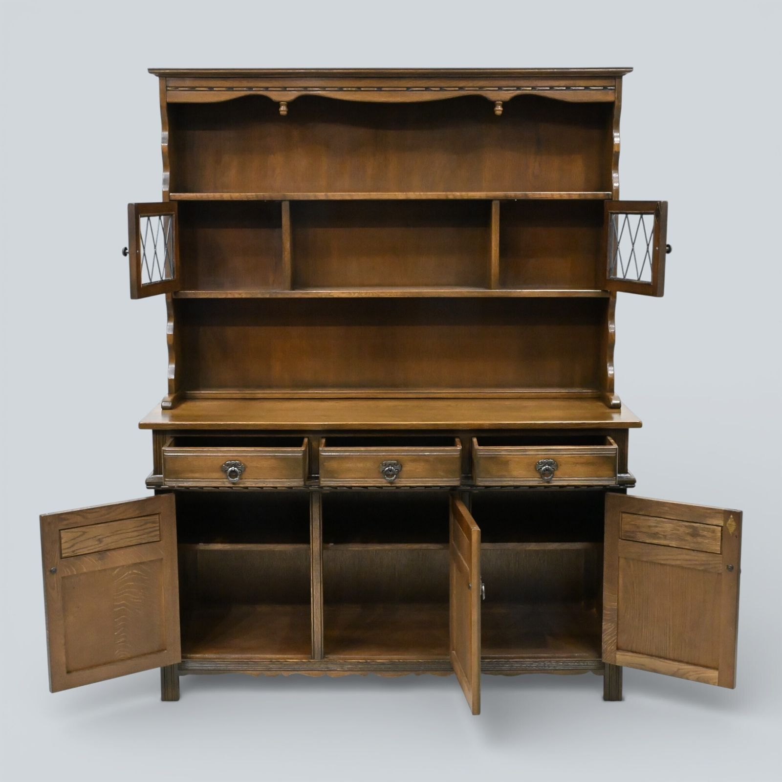 527.0 Old Charm Oak Dresser In Light Oak Finish Sideboard Display Top Free Uk Delivery photo