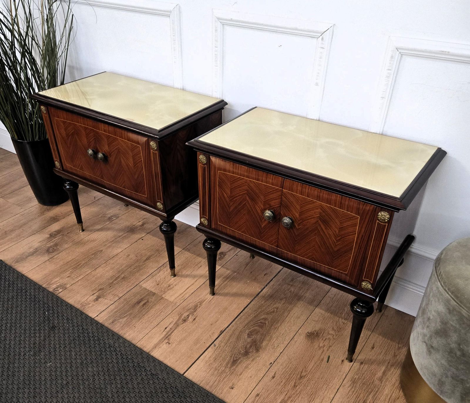 Pair Of Mid Century Italian Art Deco Nightstands Bedside Tables Walnut Glass Top photo 1594.0