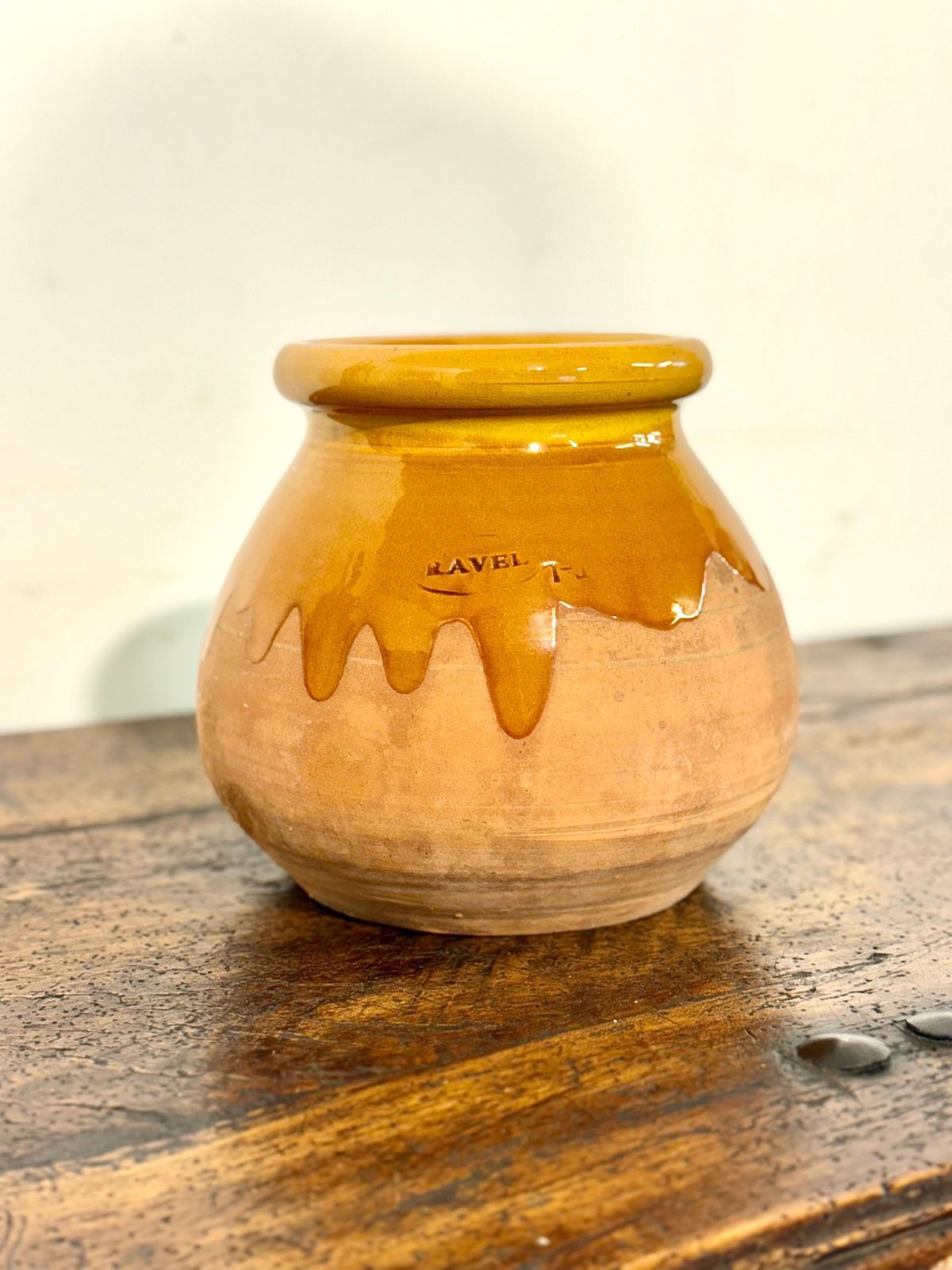 photo vinterior 19th Century French Glazed Terracotta Pot With Honey Drip Glaze
