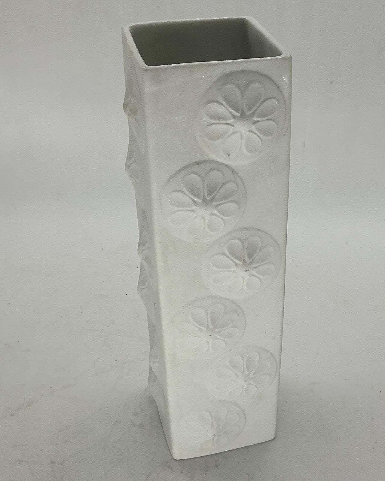 Scherzer Op Art Vase Matt White Porcelin Bavaria Kpm German 70s Mcm 25cm photo furniture