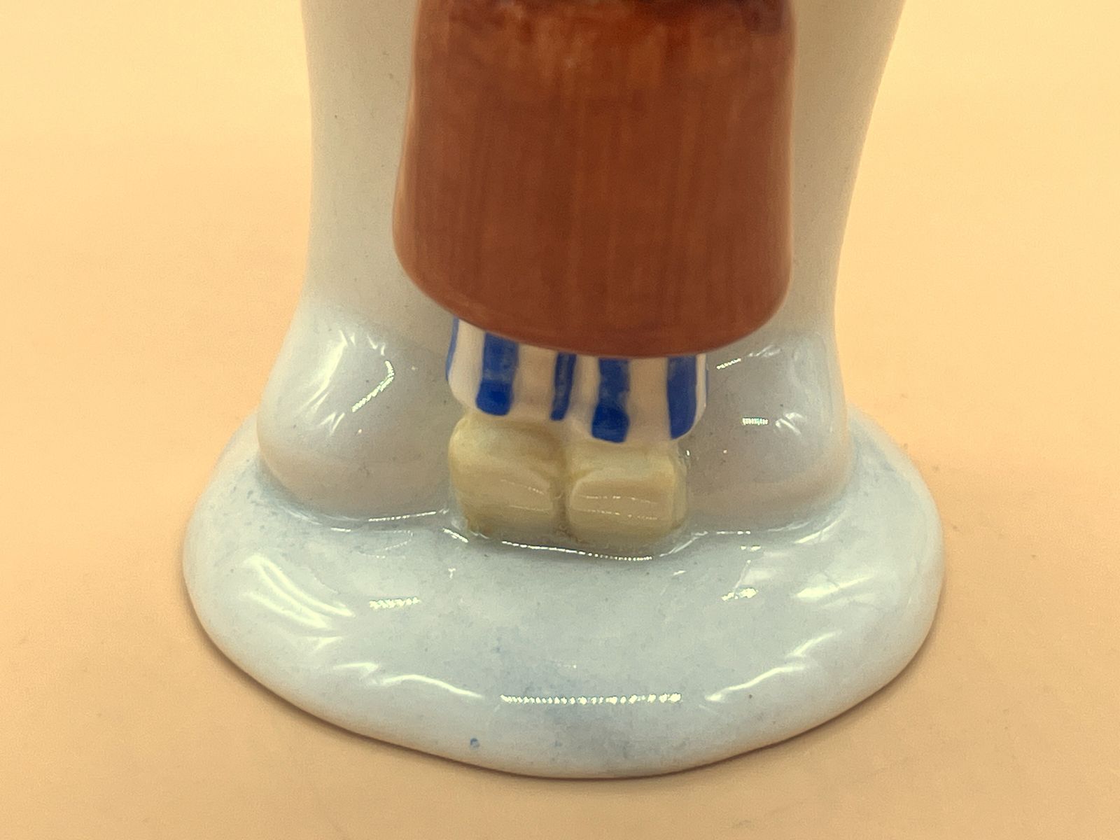 photo furniture Vintage Royal Doulton China "Thank You Snowman" Figurine. Ds4. C1985.