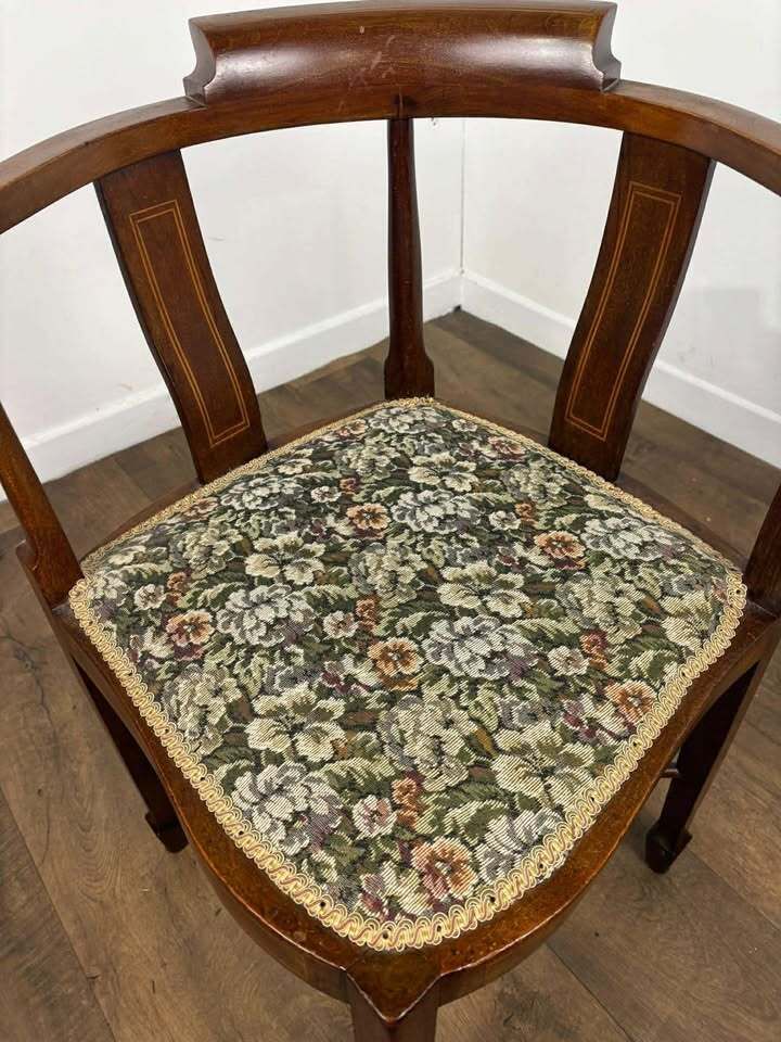279.0 Edwardian Inlaid Mahogany Corner Chair photo