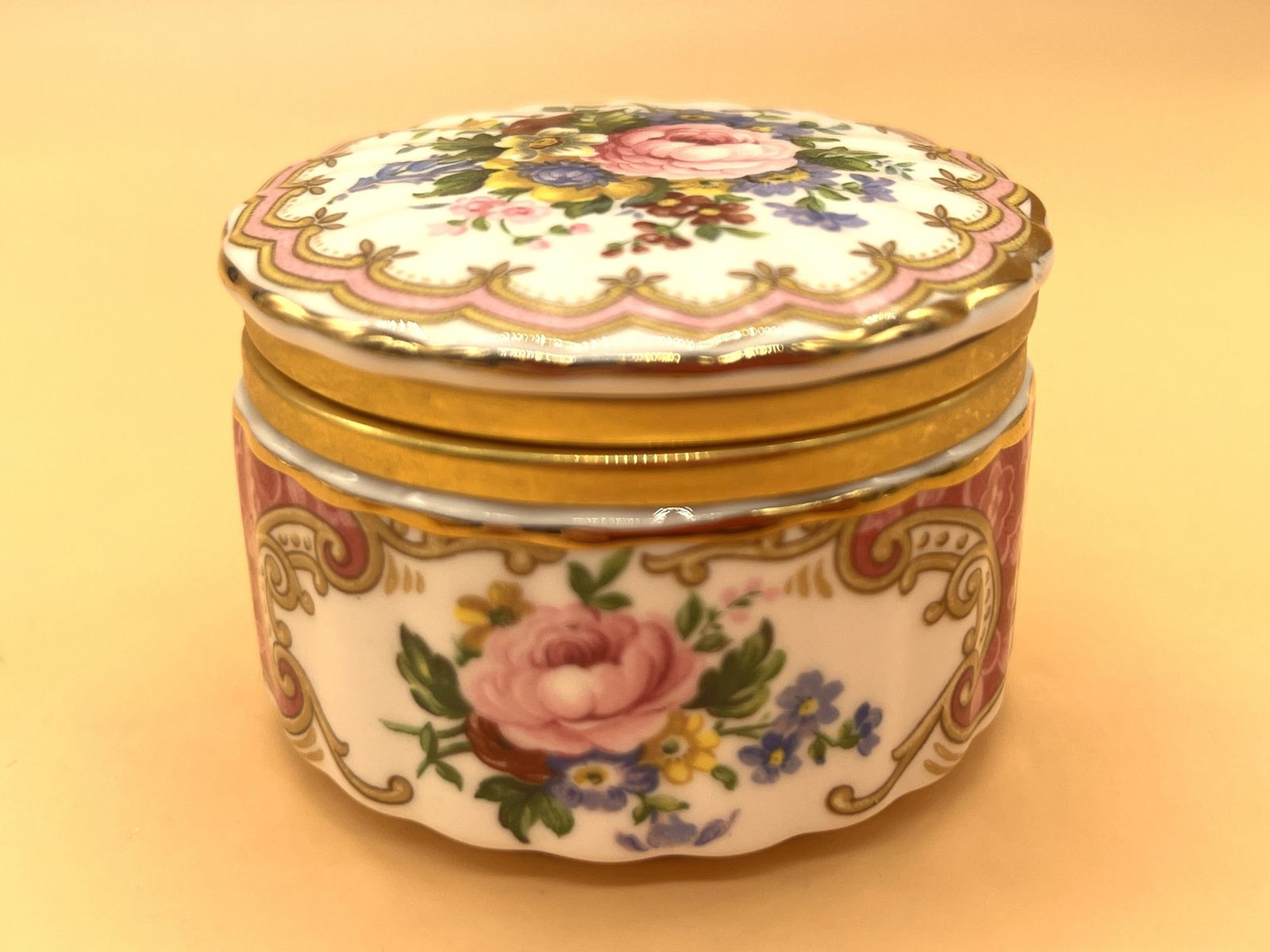 Vintage Royal Albert China Lady Carlyle Vanity Set. Perfume Atomizer, 2 Hinged Trinket Boxes & A Tray. 1944 Mark. photo buy